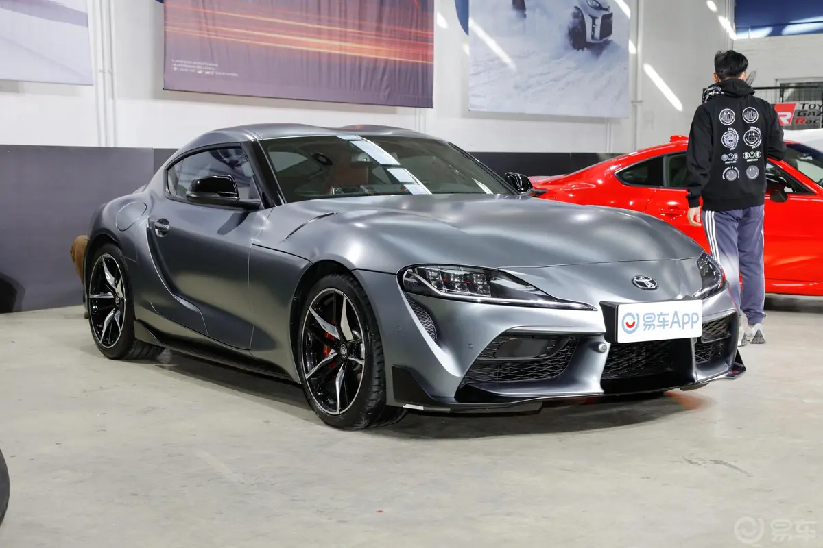 SUPRAGR SUPRA 3.0T 远山灰限量版侧前45度车头向右水平