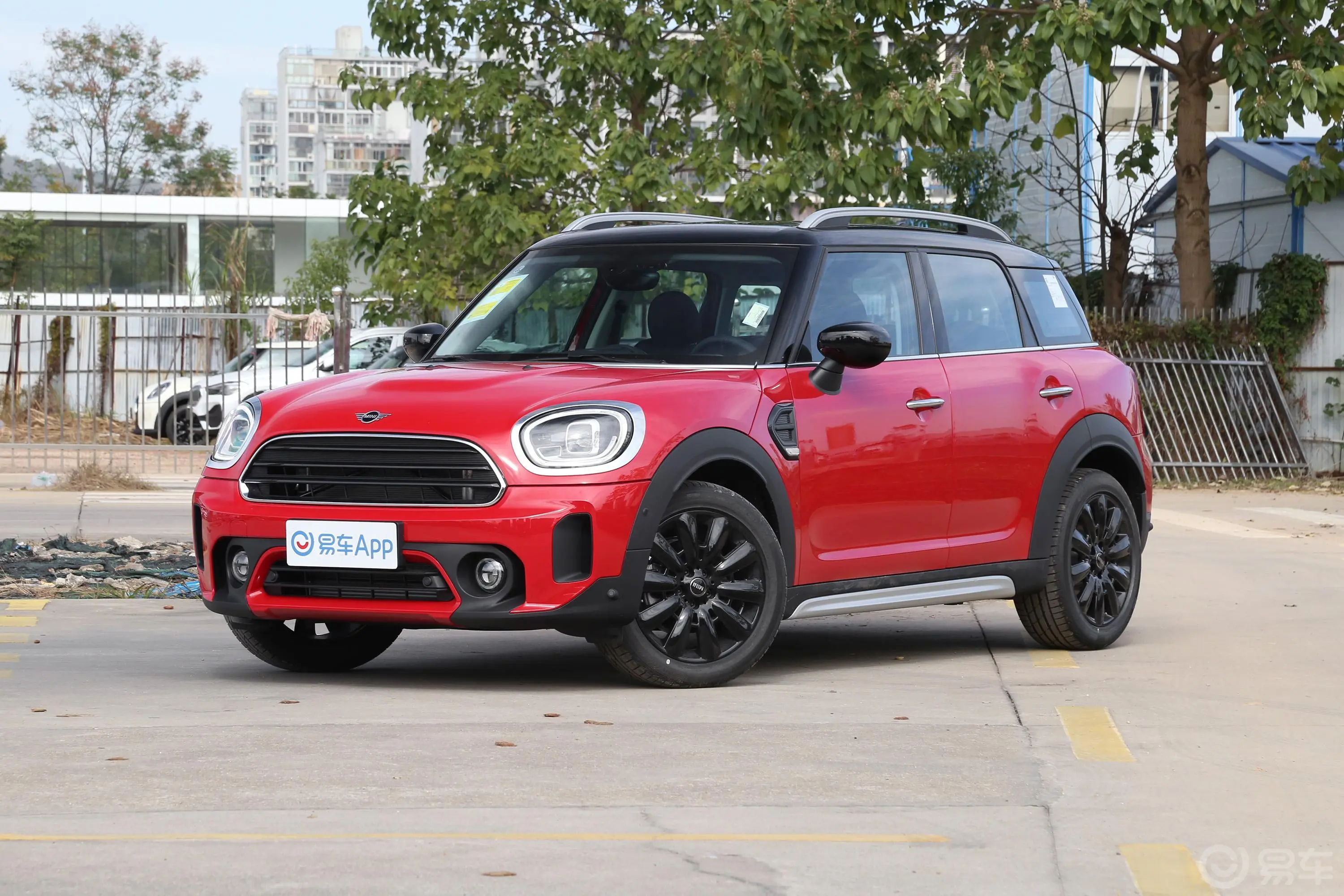 MINI COUNTRYMAN改款 1.5T COOPER 鉴赏家侧前45度车头向左水平