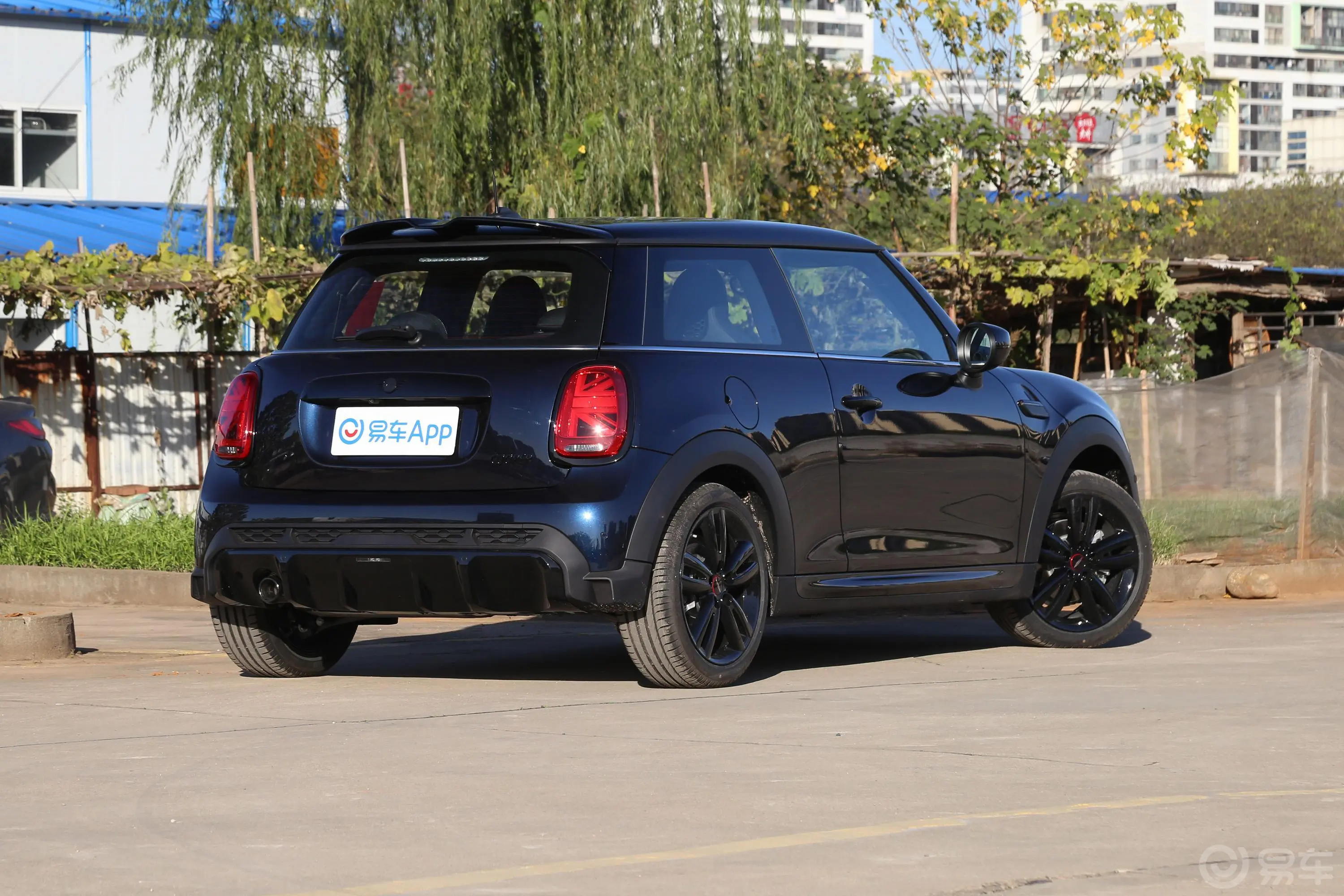 MINI1.5T COOPER 黑标特别版侧后45度车头向右水平