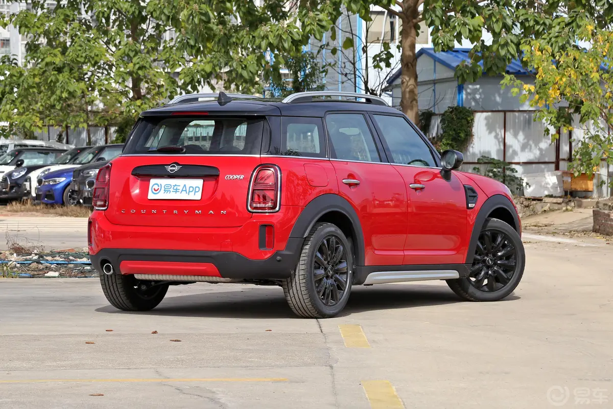 MINI COUNTRYMAN改款 1.5T COOPER 鉴赏家侧后45度车头向右水平