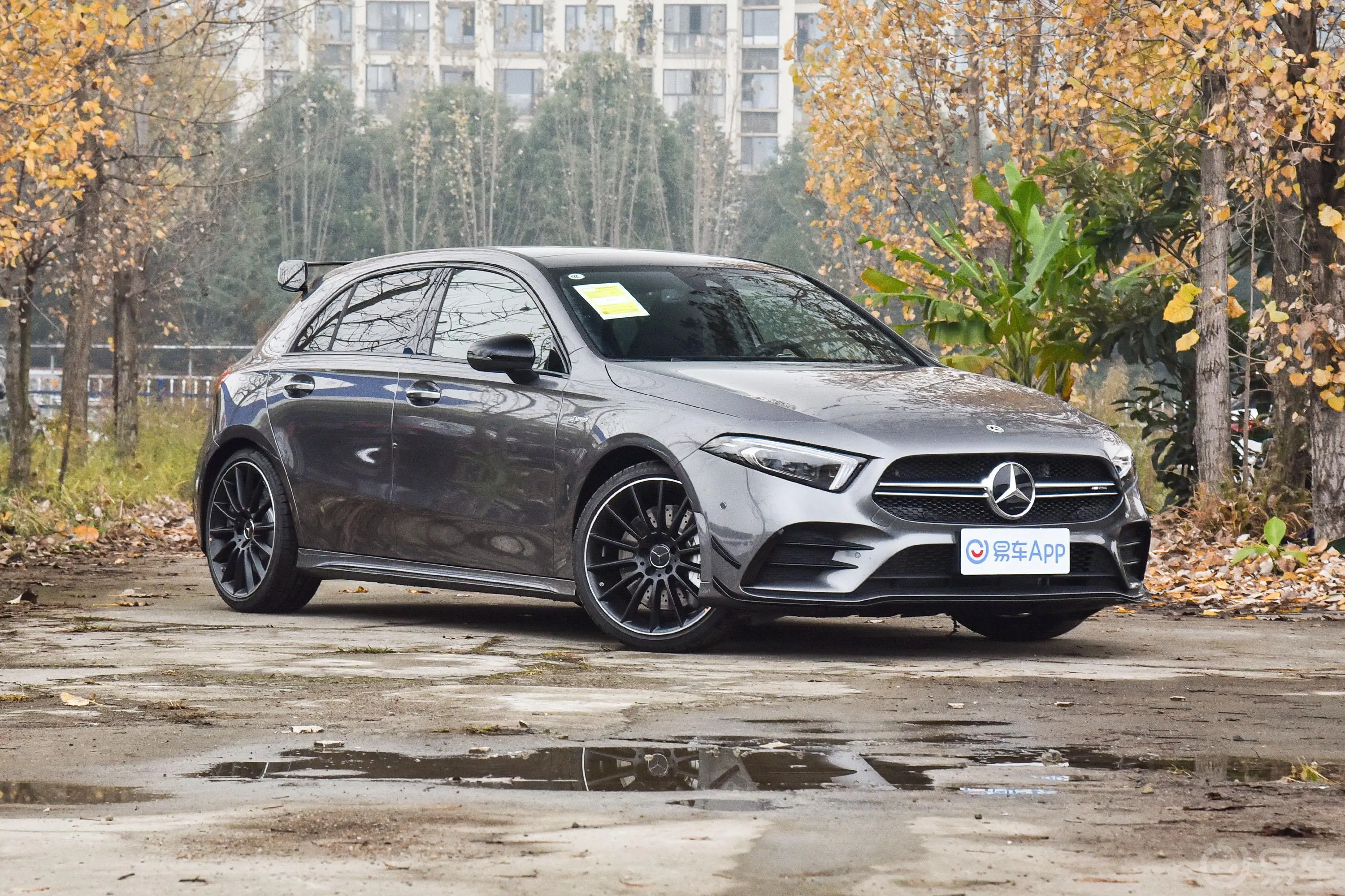 奔驰A级 AMG(进口)AMG A 35 4MATIC侧前45度车头向右水平