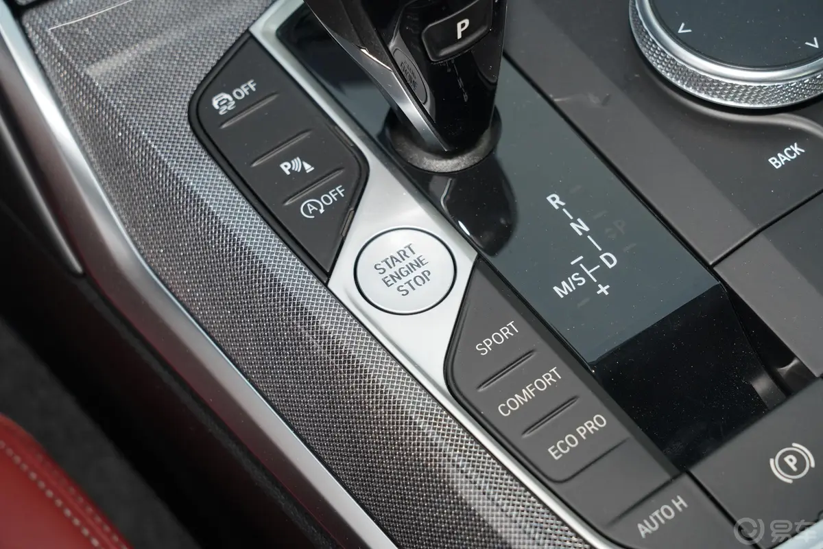 宝马4系双门轿跑车 430i M运动曜夜套装钥匙孔或一键启动按键