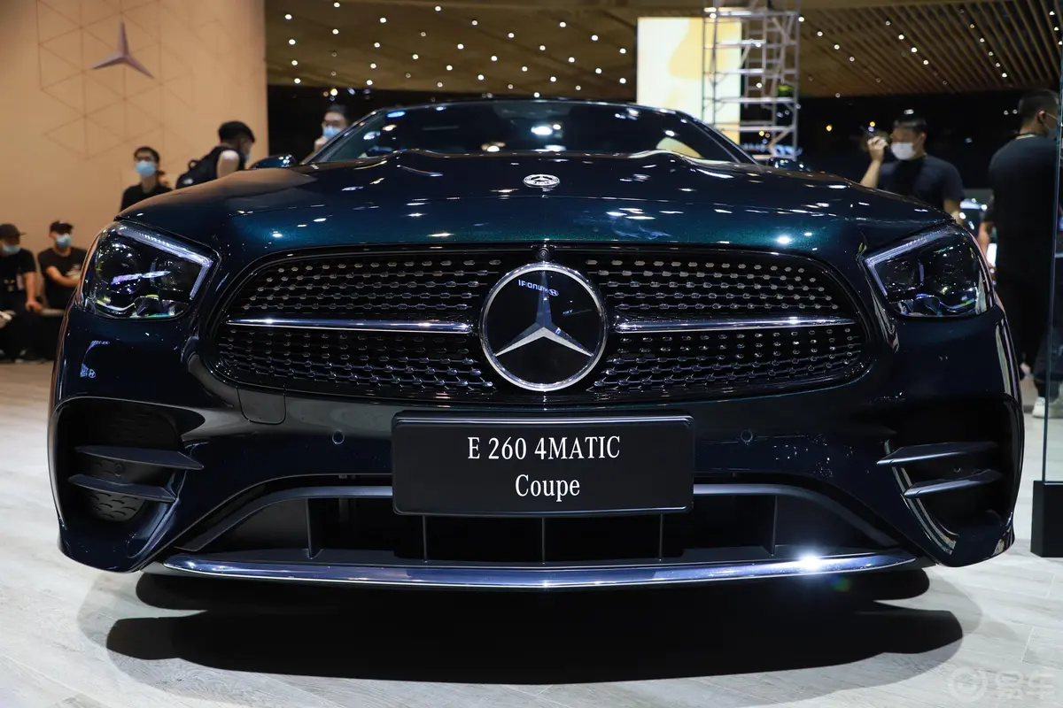 奔驰E级(进口)改款 E 260 4MATIC 轿跑车外观