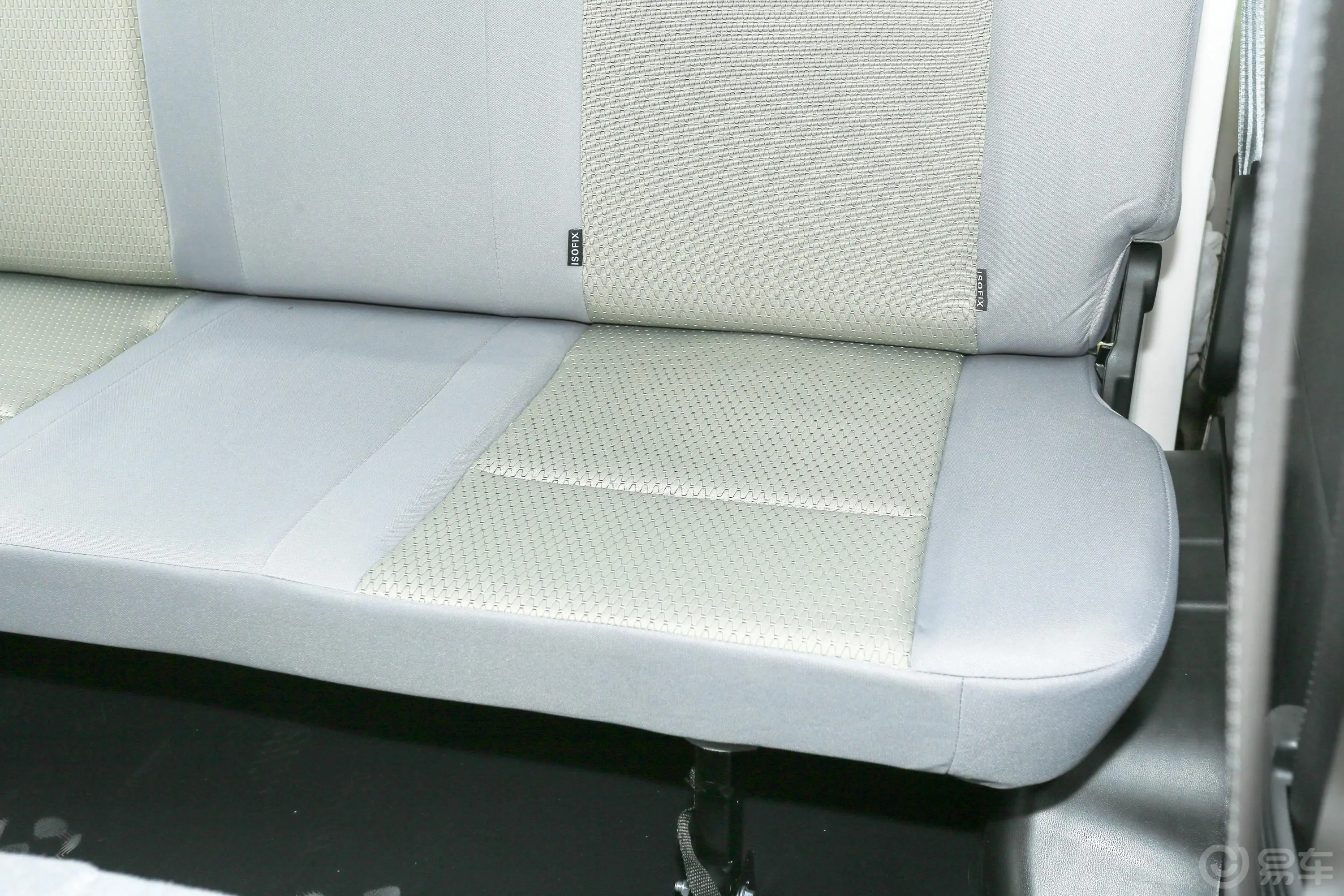 鑫源小海狮X301.5L 手动 舒适型中央空调版 7座 CNG空间