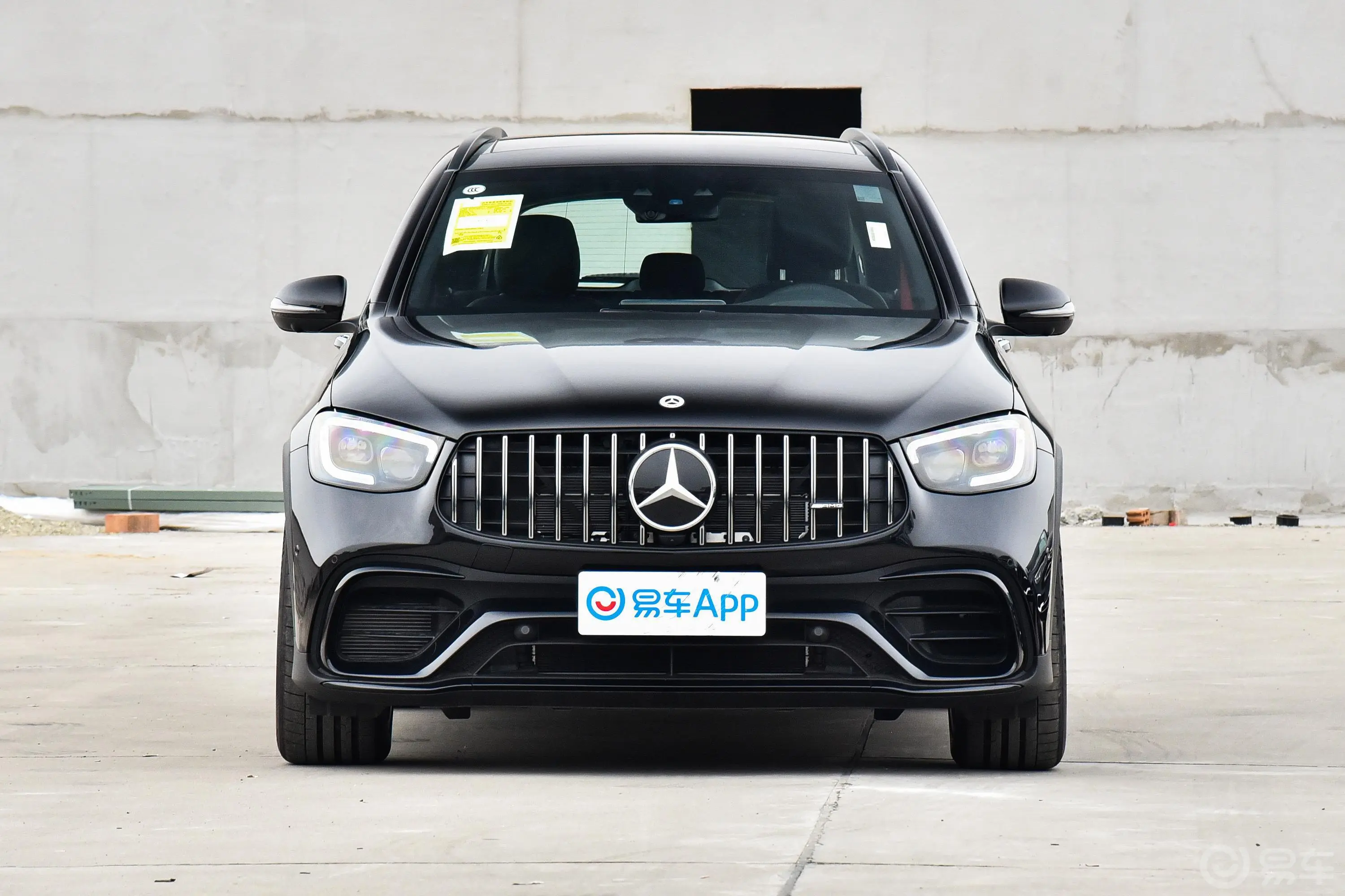 奔驰GLC AMGAMG GLC 63 4MATIC+正前水平