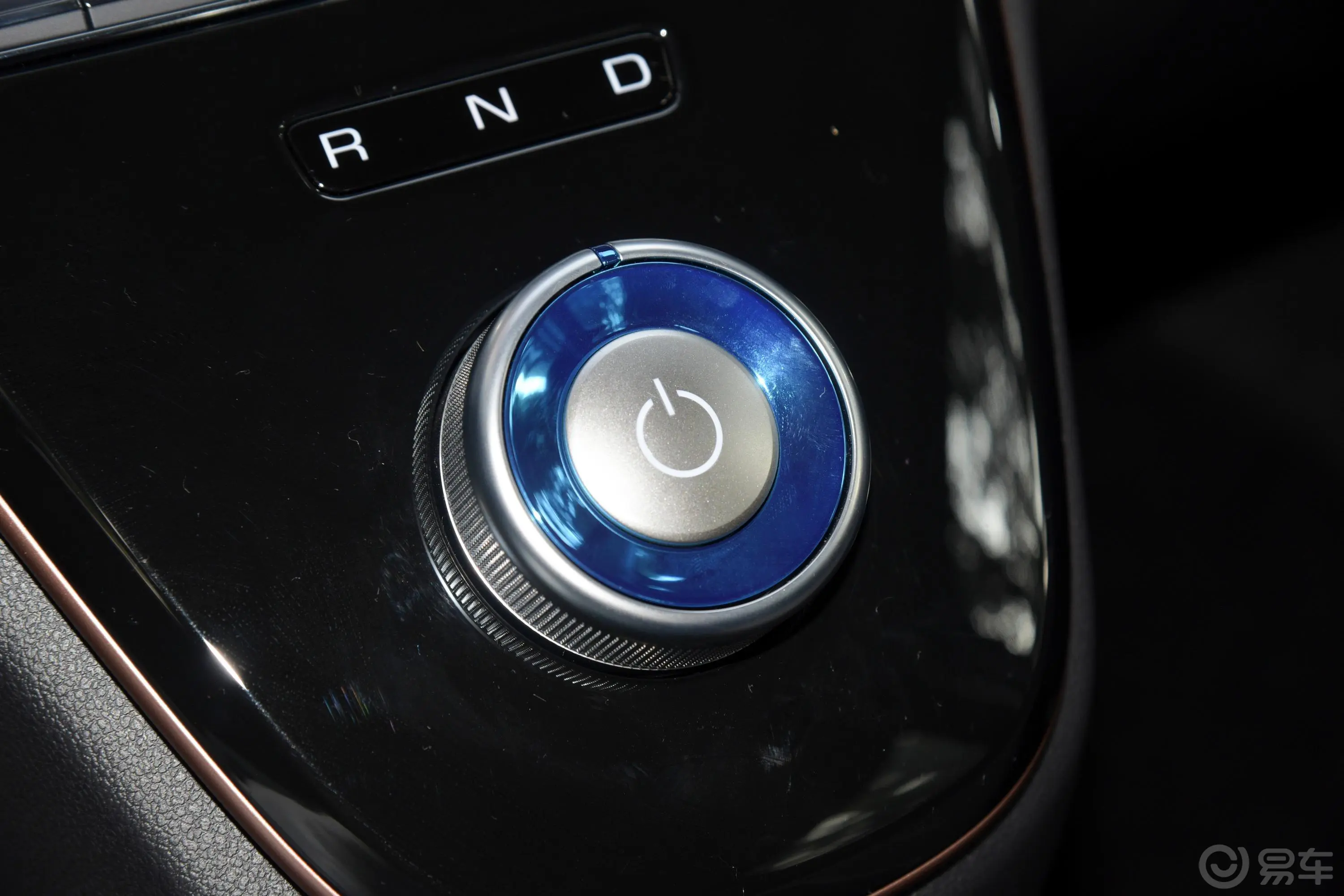 欧拉白猫升级版 305km 豪华型 三元锂钥匙孔或一键启动按键