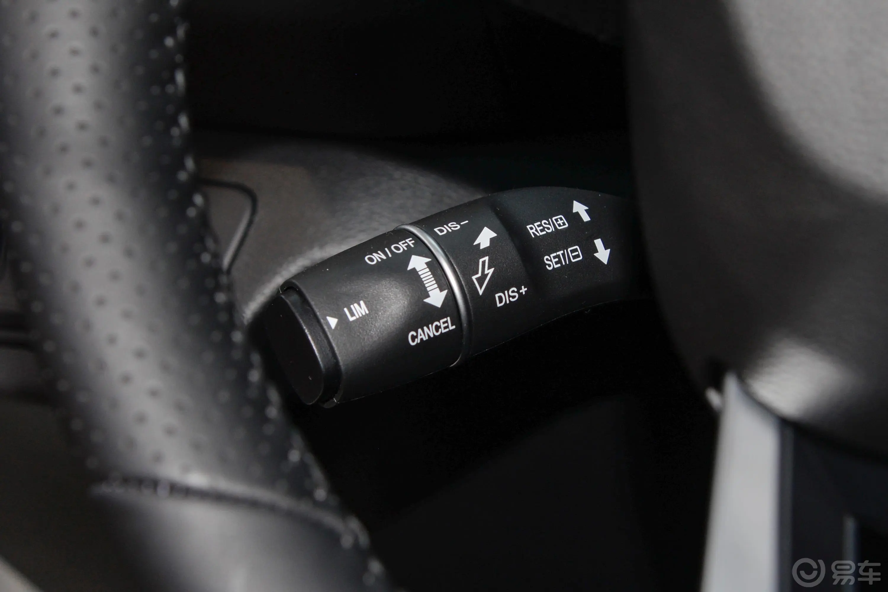 红旗H5经典经典款 改款 1.8T 自动智联旗享版主驾驶位