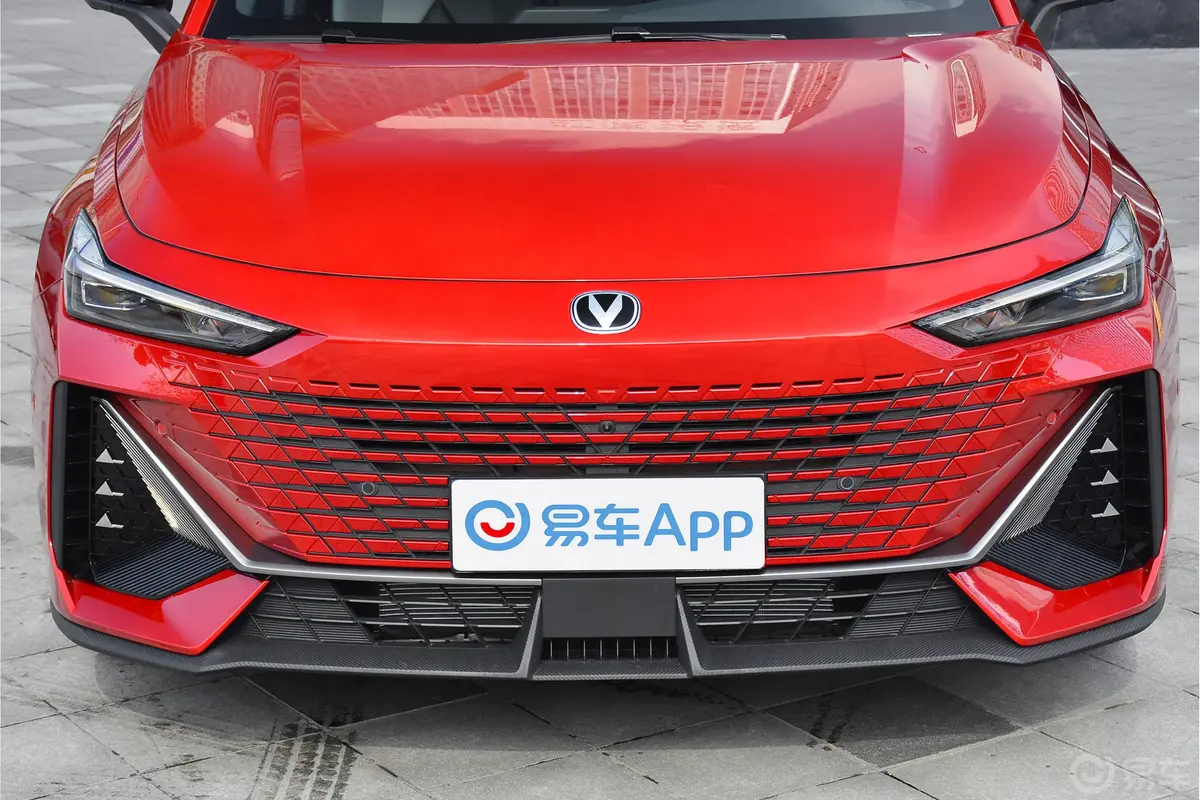 长安UNI-V1.5T 双离合智慧领航型外观细节