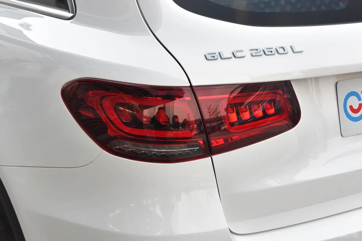 奔驰GLC改款 GLC 260 L 4MATIC 动感型尾灯侧45度俯拍