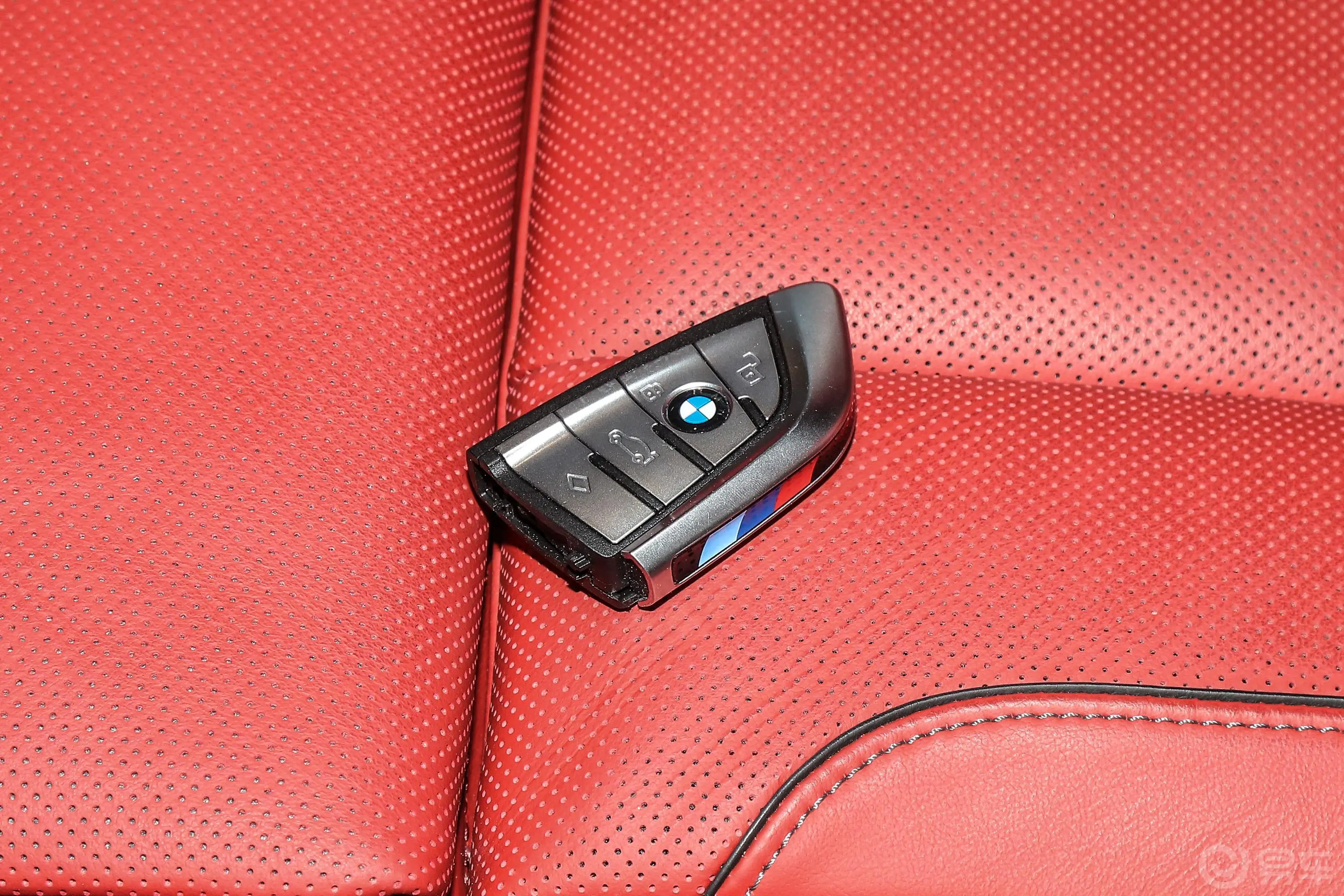 宝马8系改款 敞篷轿跑车 840i M运动套装钥匙正面