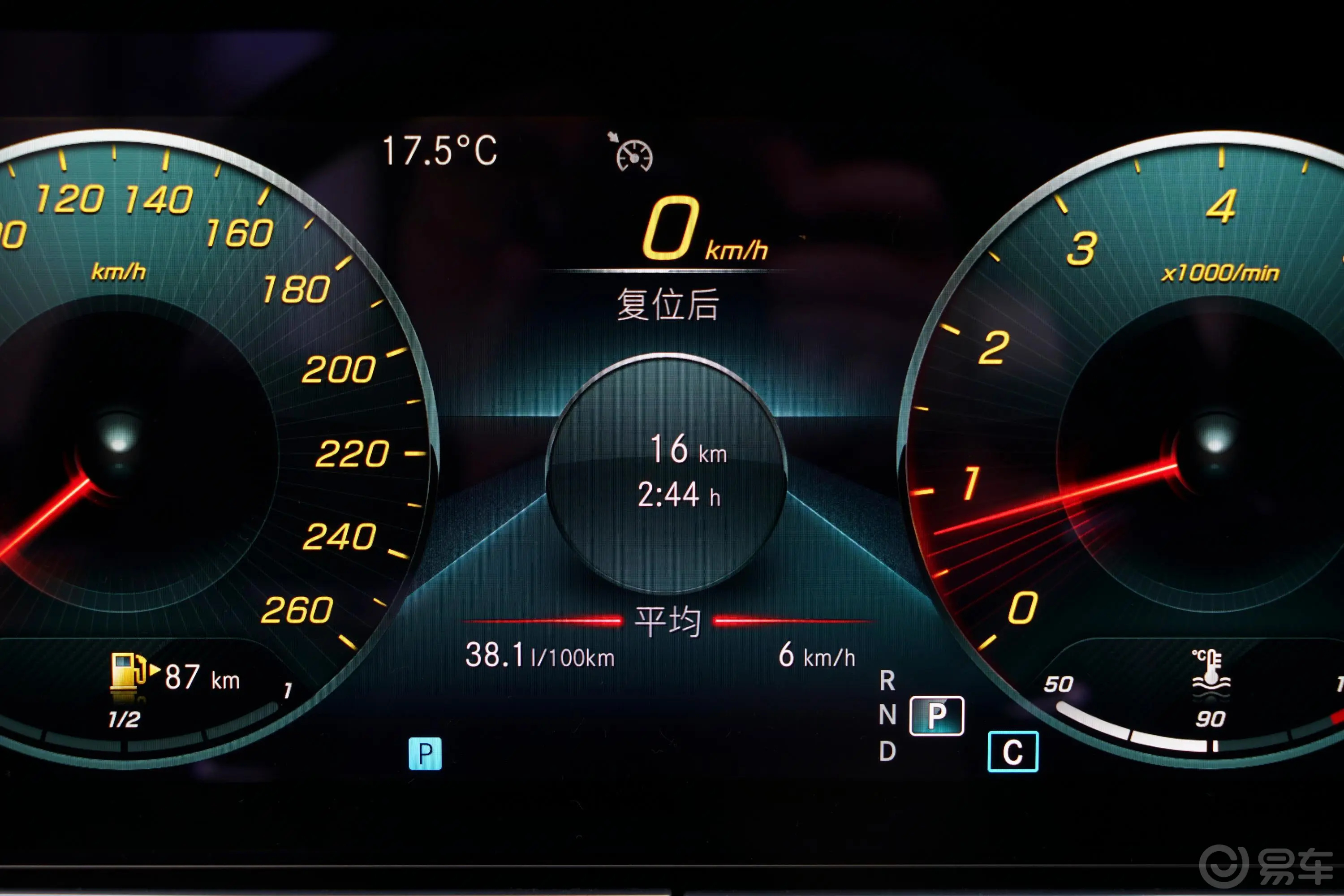 奔驰E级(进口)改款 E 260 4MATIC 敞篷轿跑车内饰