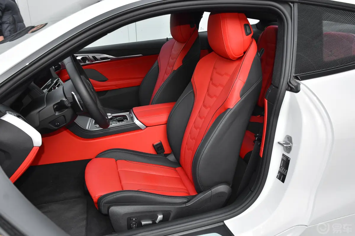 宝马8系改款 双门轿跑车 840i M运动套装驾驶员座椅