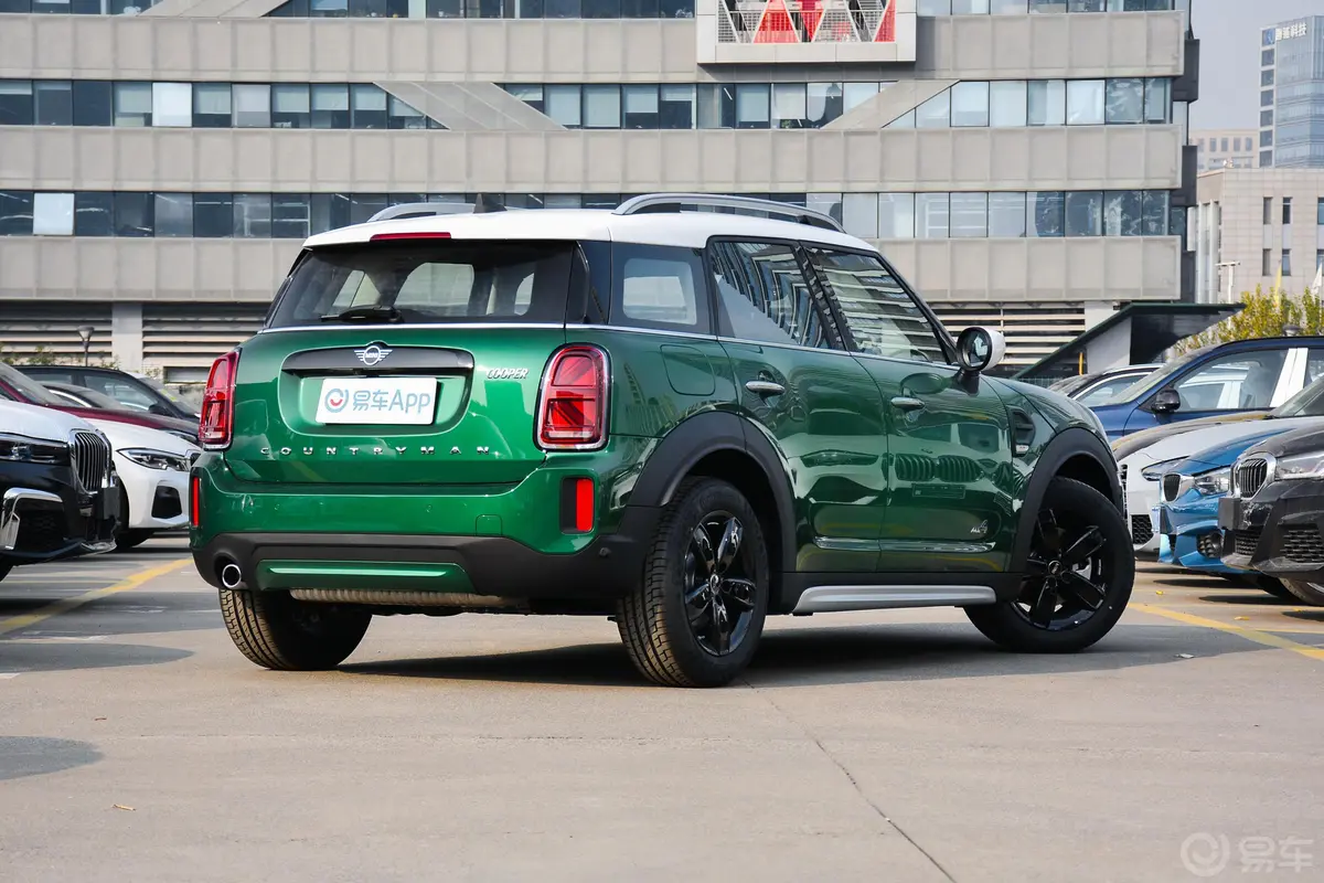 MINI COUNTRYMAN改款 1.5T COOPER ALL4侧后45度车头向右水平