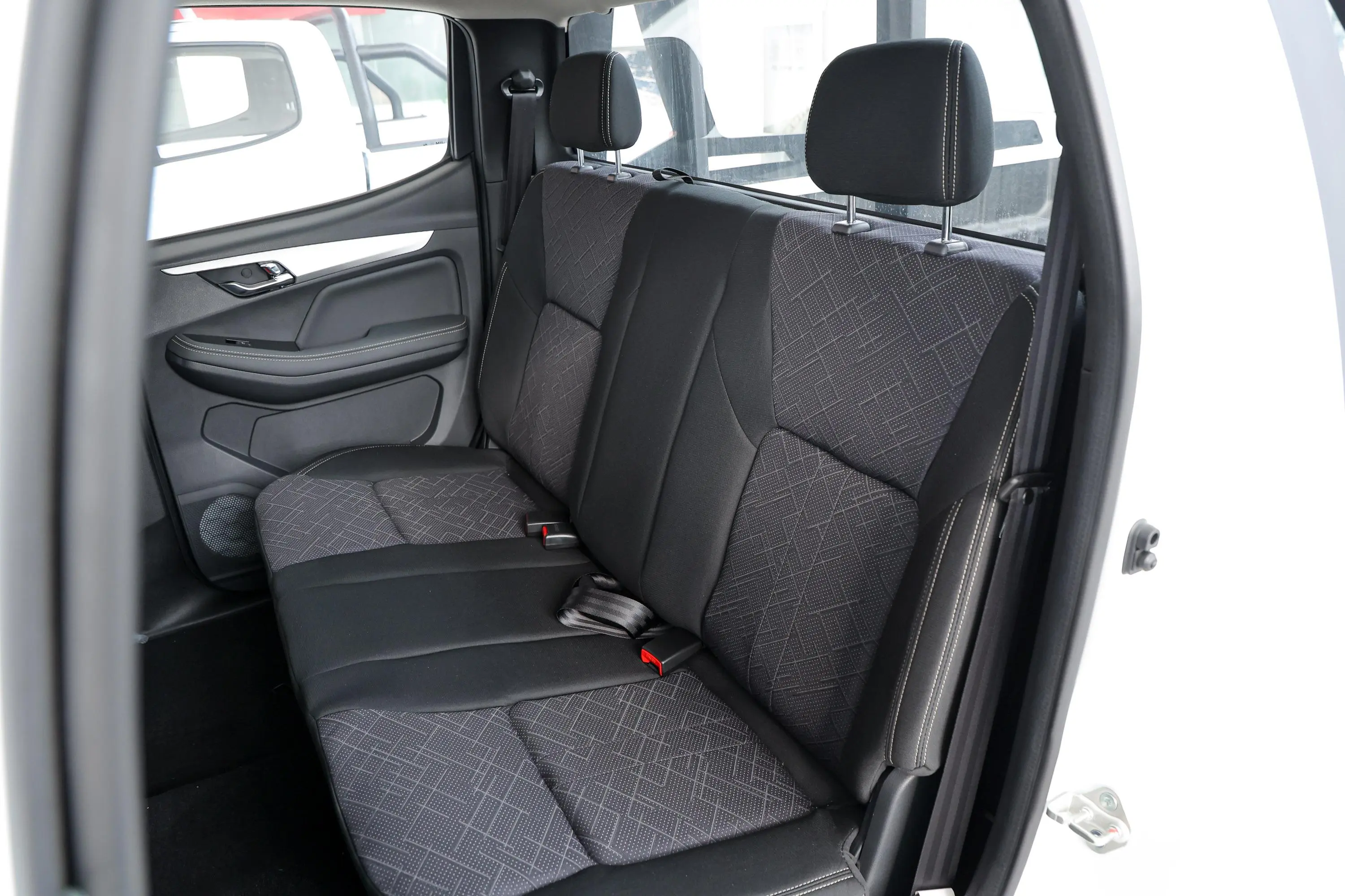 瑞迈2.4T 两驱标轴舒适版 汽油后排座椅
