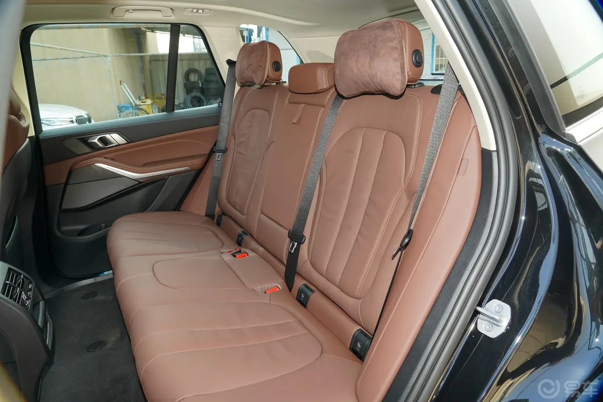 宝马X5(进口)xDrive40i M运动套装后排座椅