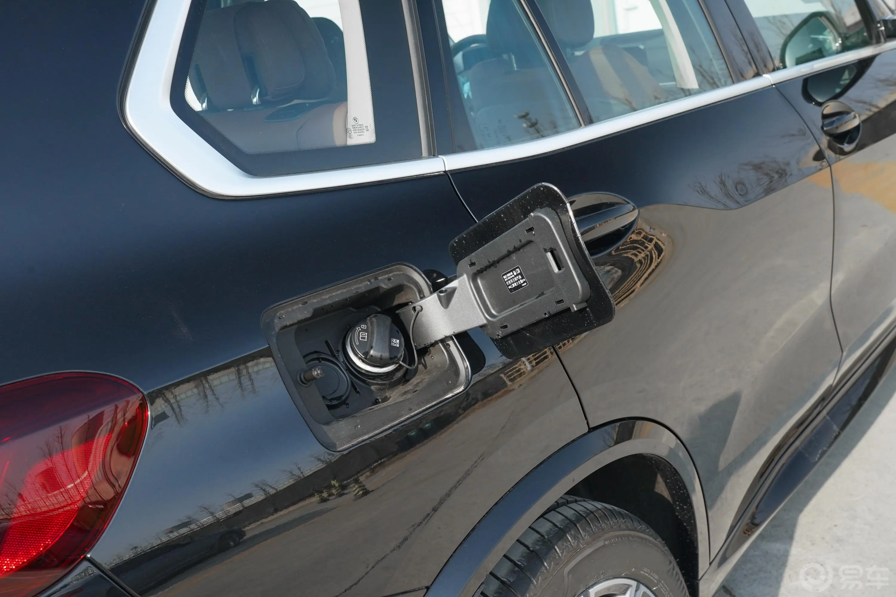 宝马X5(进口)xDrive40i M运动套装油箱盖
