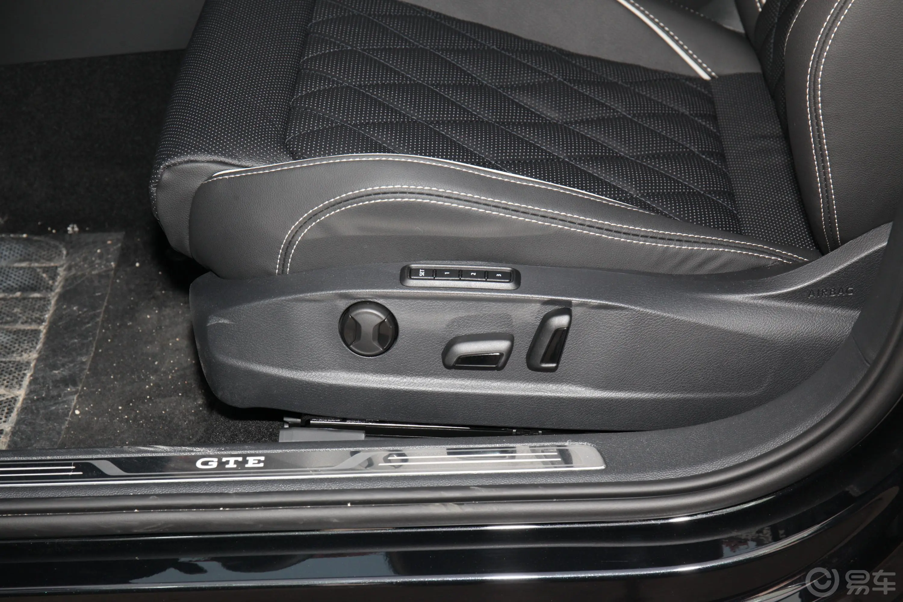 迈腾GTE 插电混动1.4T 尊贵型主驾座椅调节