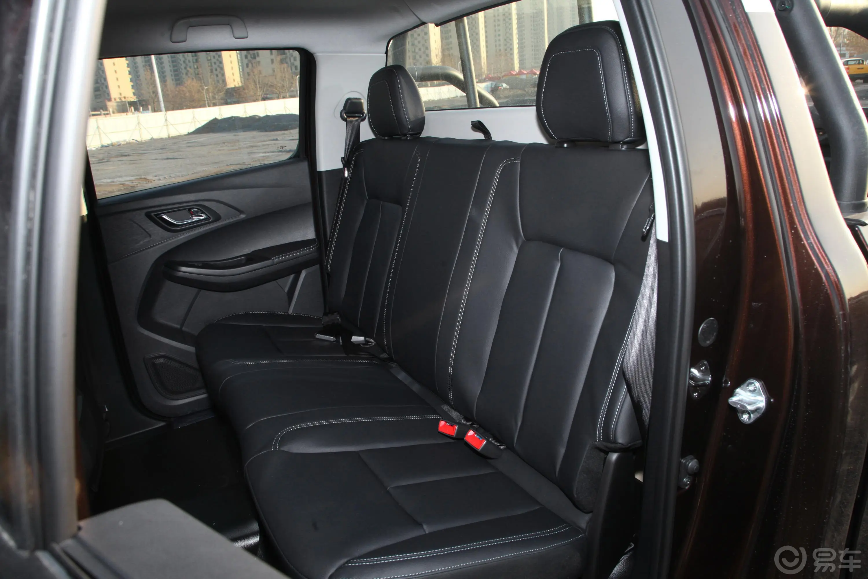 宝典低货台 1.8T 手动 两驱 长轴舒享版 汽油后备厢空间特写