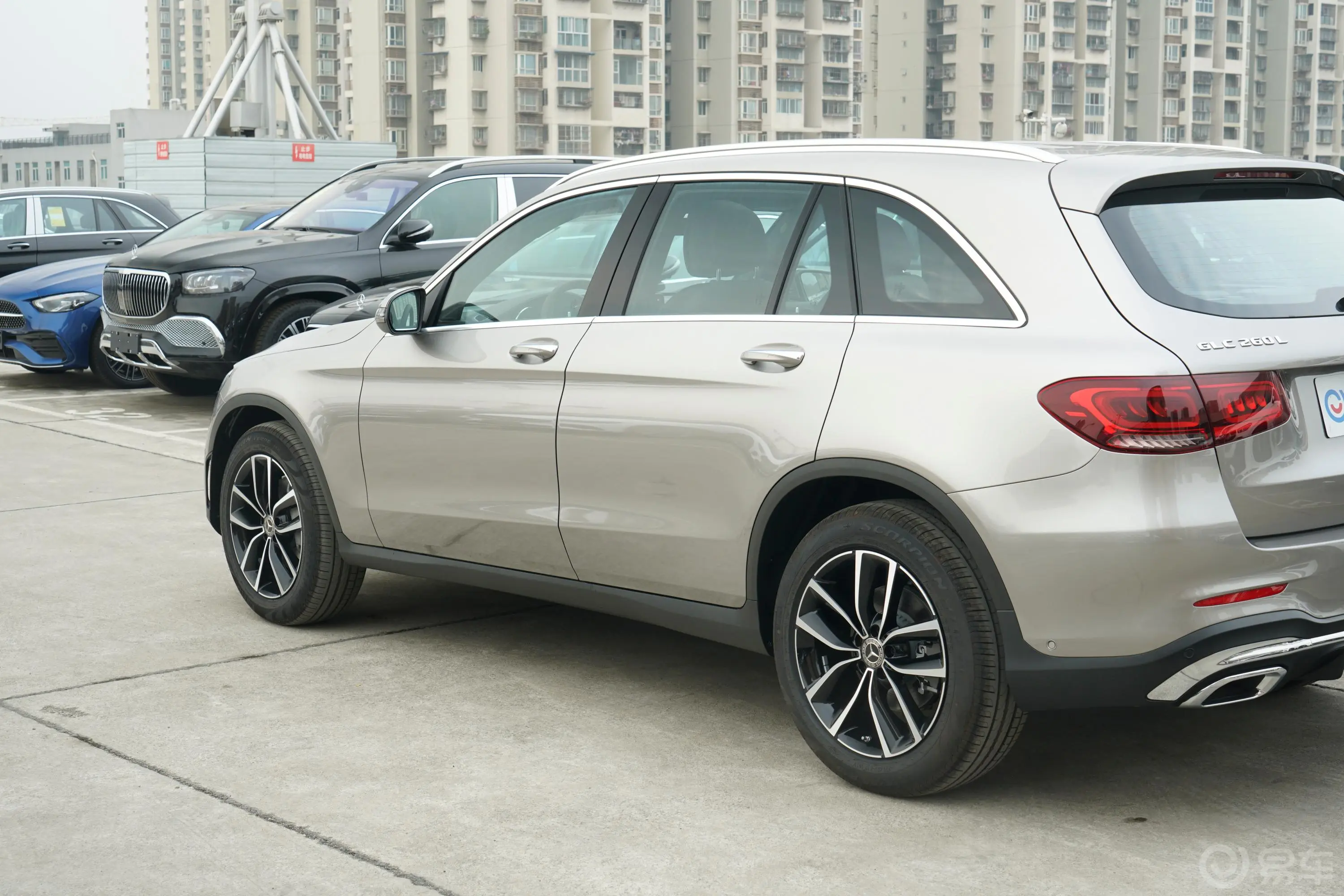 奔驰GLCGLC 260 L 4MATIC 豪华型外观