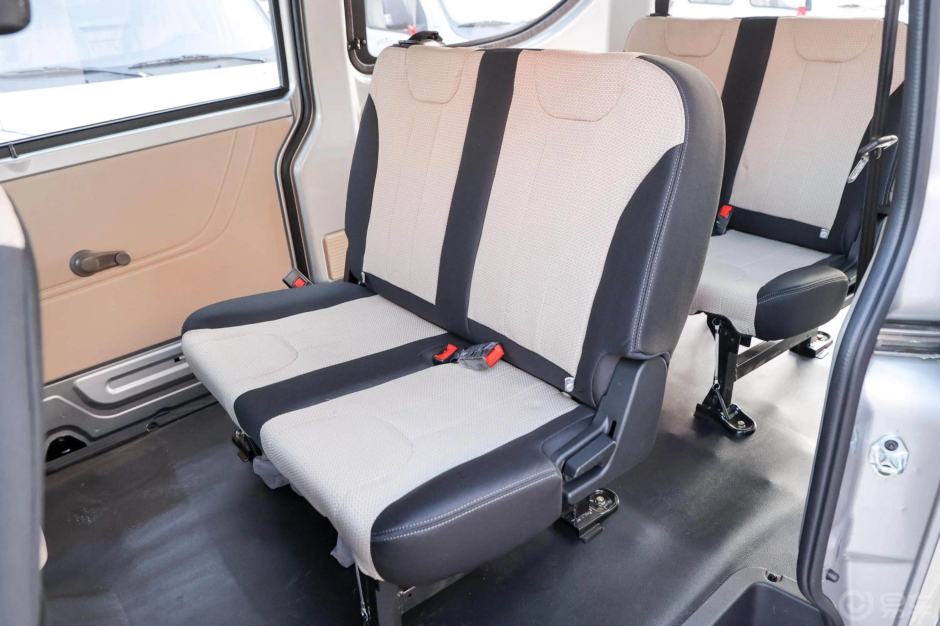 跨越星V31.5L 客车标准型 6座后排座椅