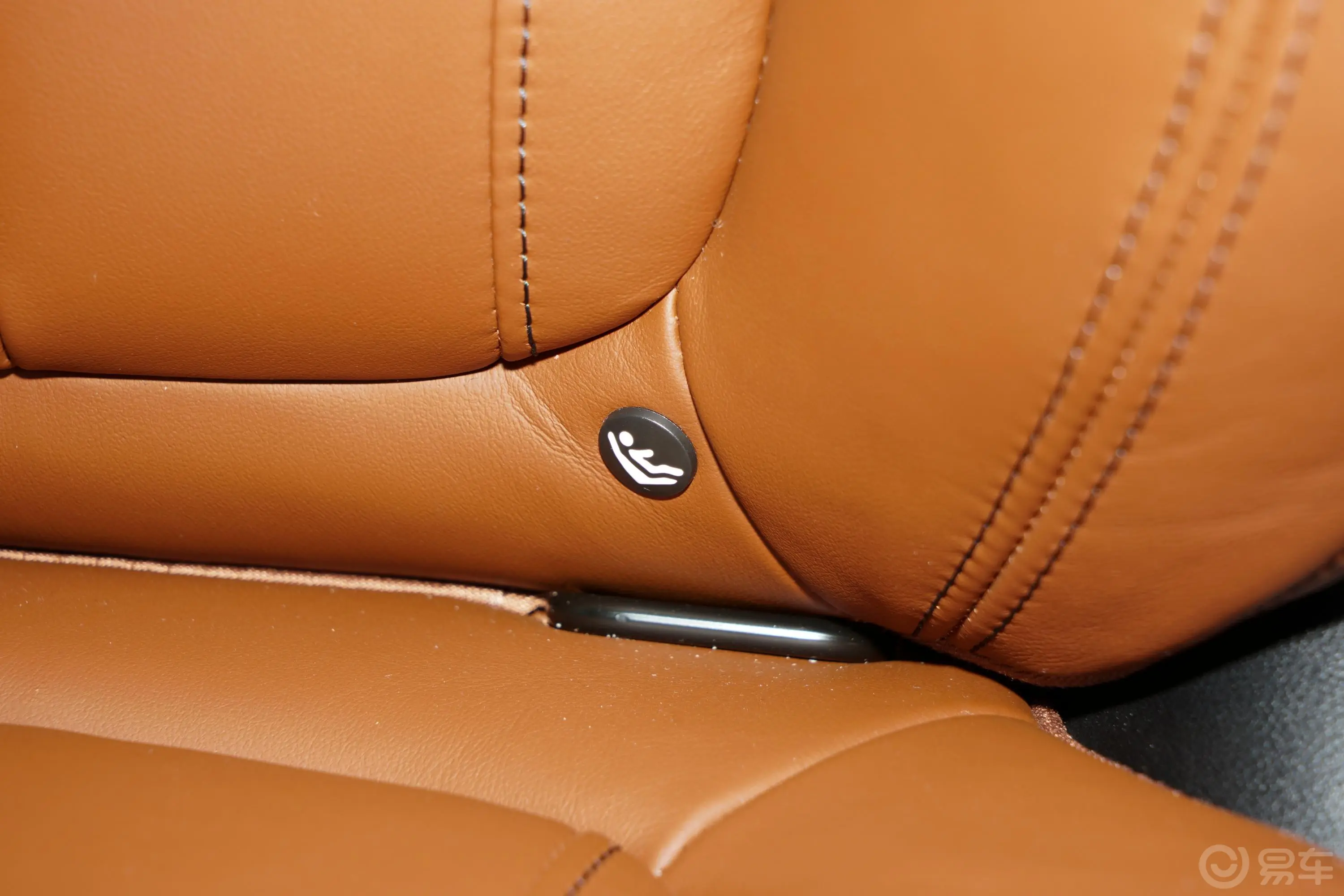 宝马X7xDrive40i 行政型 豪华套装儿童座椅接口