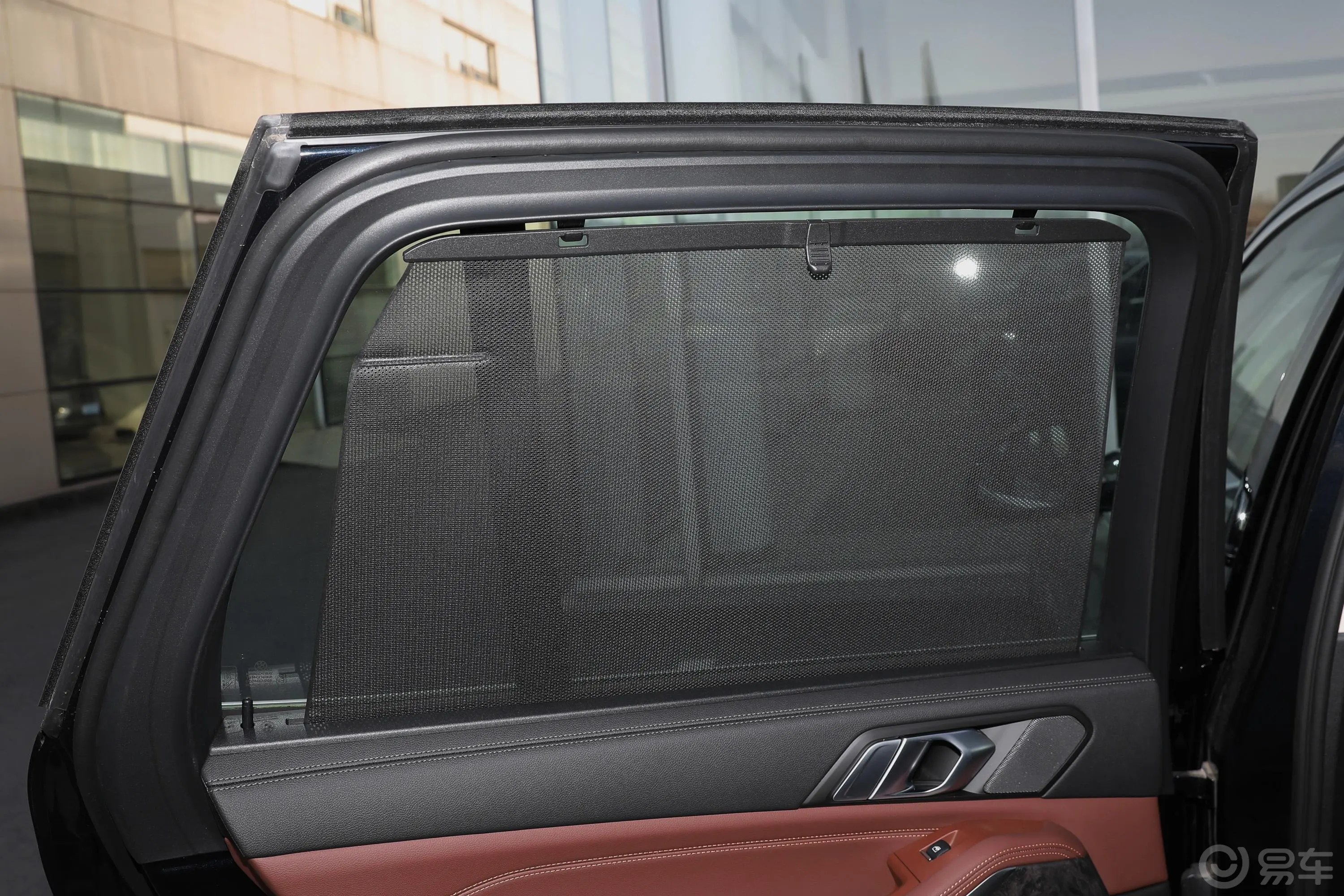 宝马X5 插电混动(进口)xDrive45e M运动套装后风挡遮阳帘