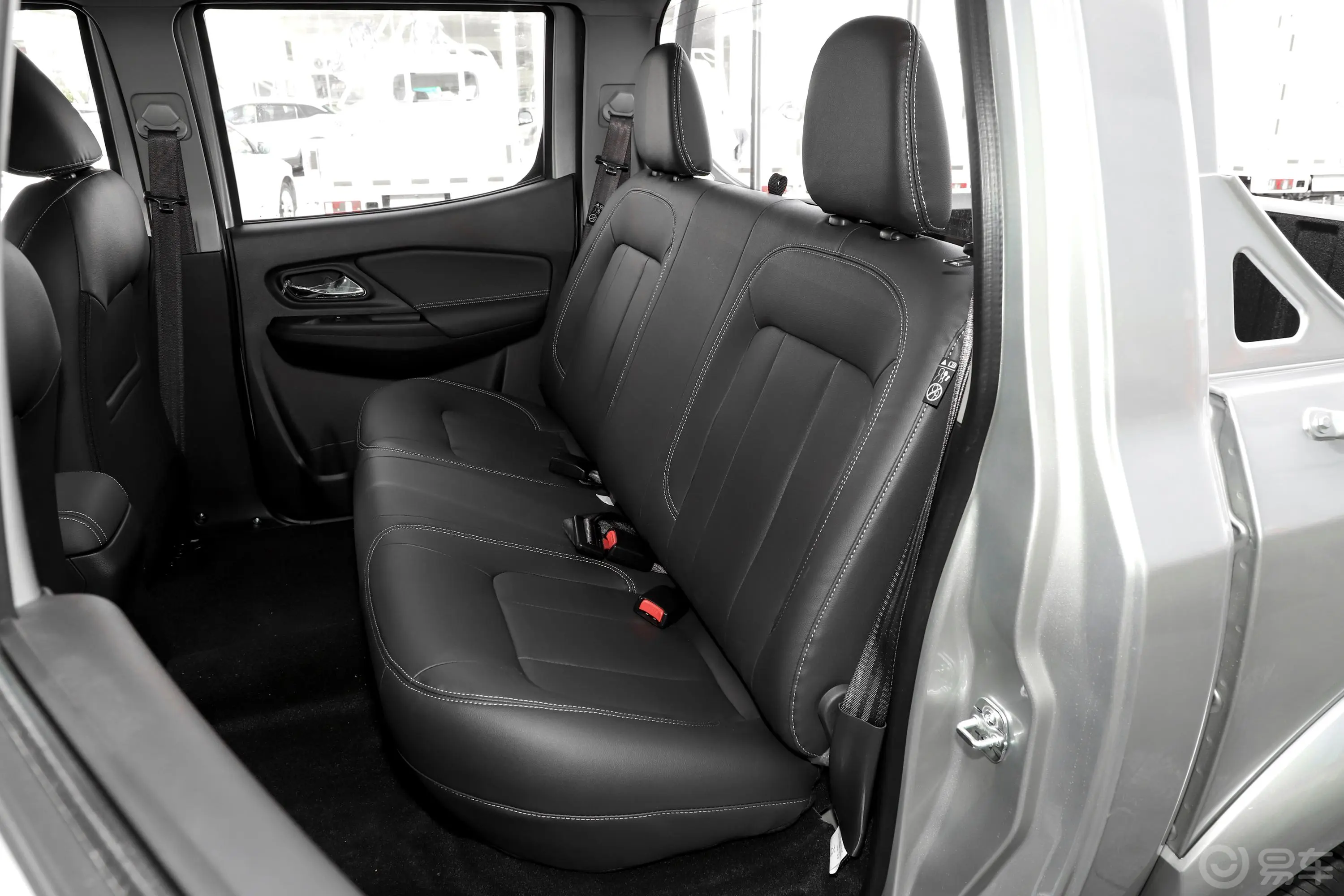 锐骐2.4L 四驱基型舒享版2TZD 汽油后排座椅