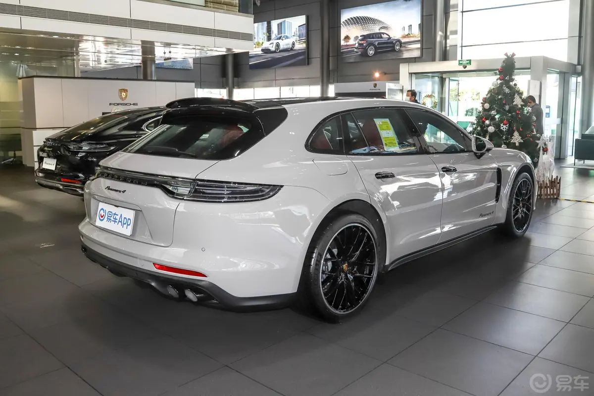 PanameraPanamera 4 Sport Turismo 2.9T侧后45度车头向右水平