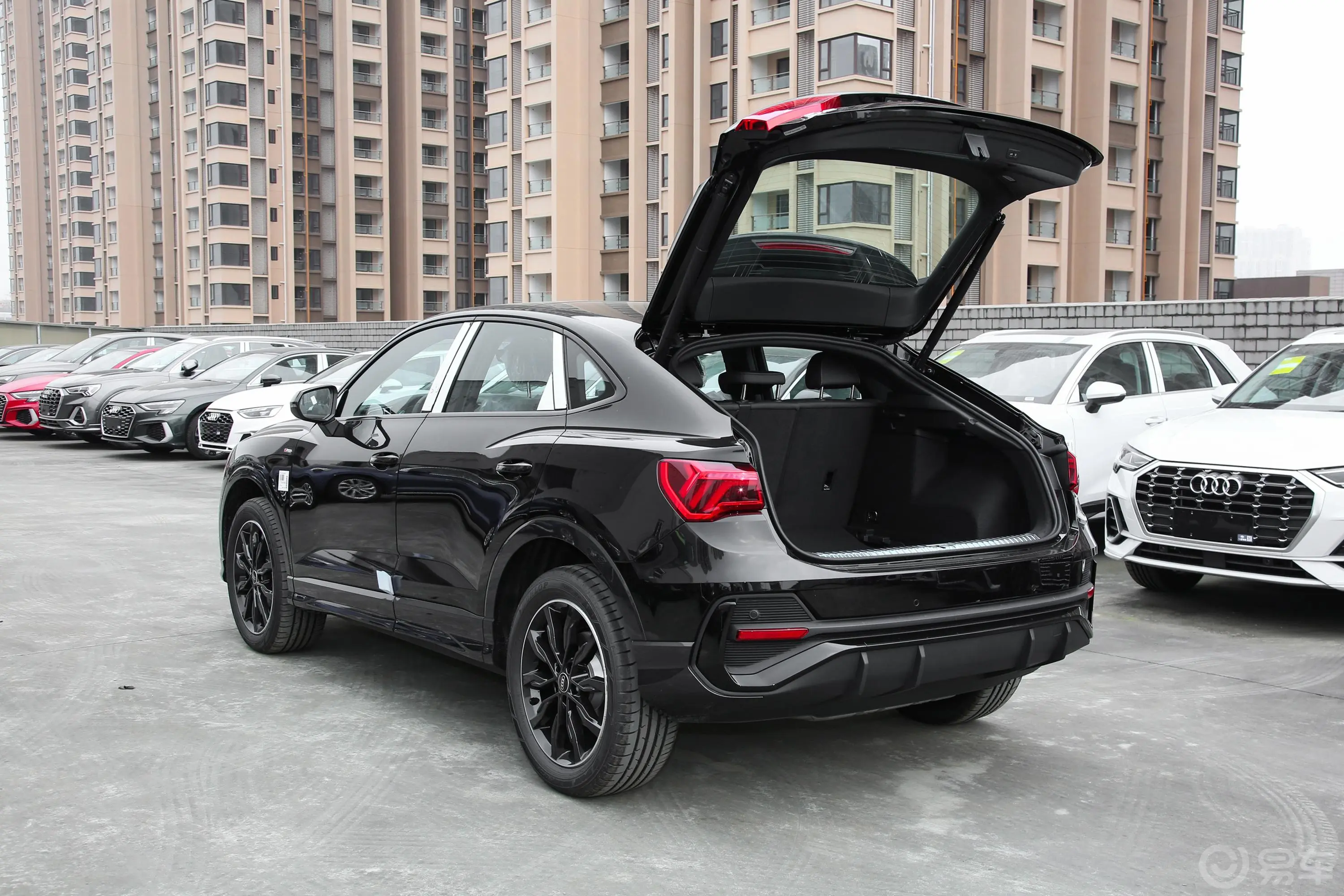 奥迪Q3 Sportback45 TFSI quattro 时尚型空间