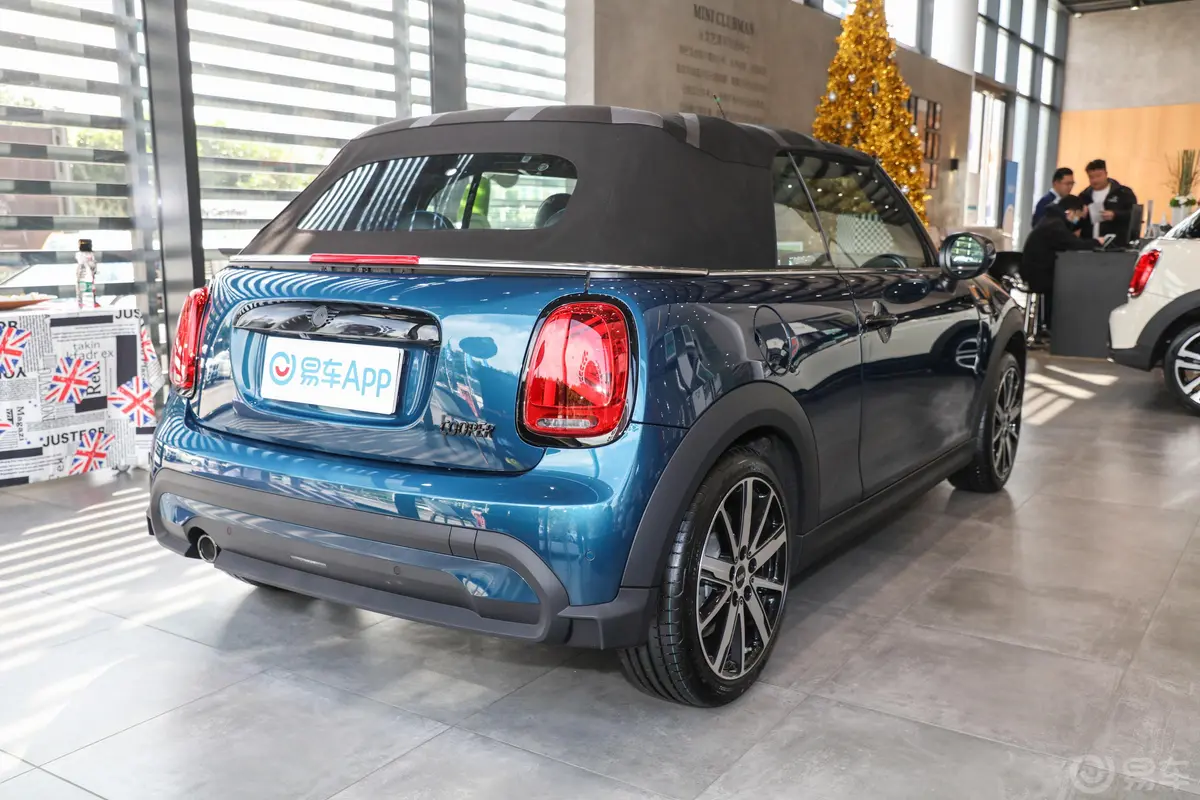 MINI CABRIO改款 1.5T COOPER CABRIO Sidewalk侧后45度车头向右水平