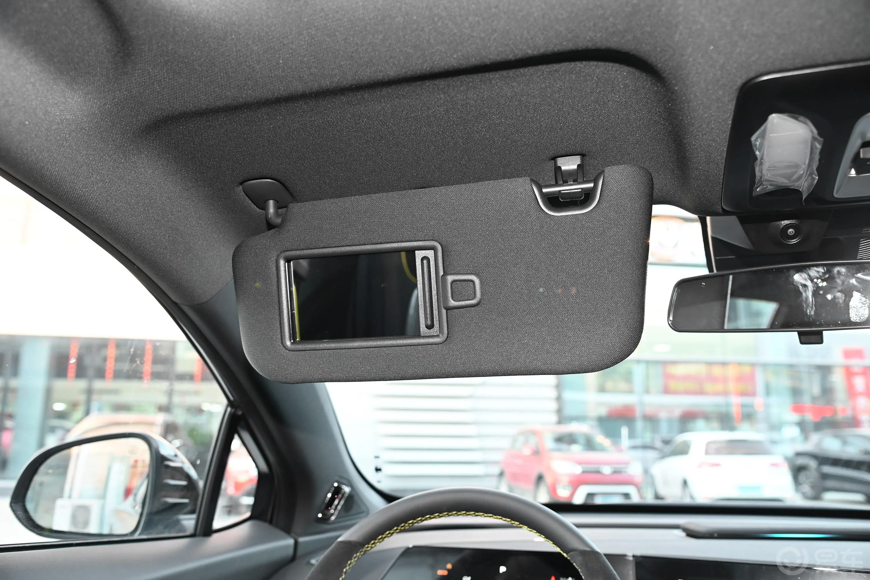 长安UNI-T运动版 1.5T 双离合尊贵型驾驶位遮阳板