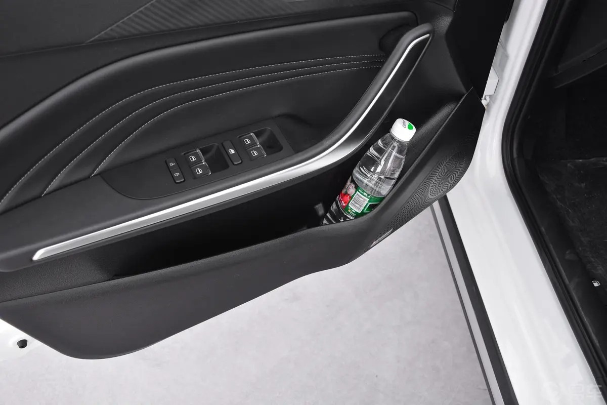 瑞虎3x钻石版 1.5L CVT 西伯利亚版内饰
