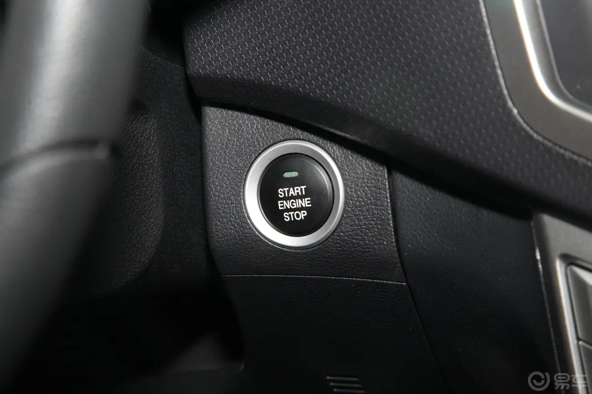 大通T70改款 2.0T 自动两驱标厢高底盘双排澳洲版 柴油钥匙孔或一键启动按键