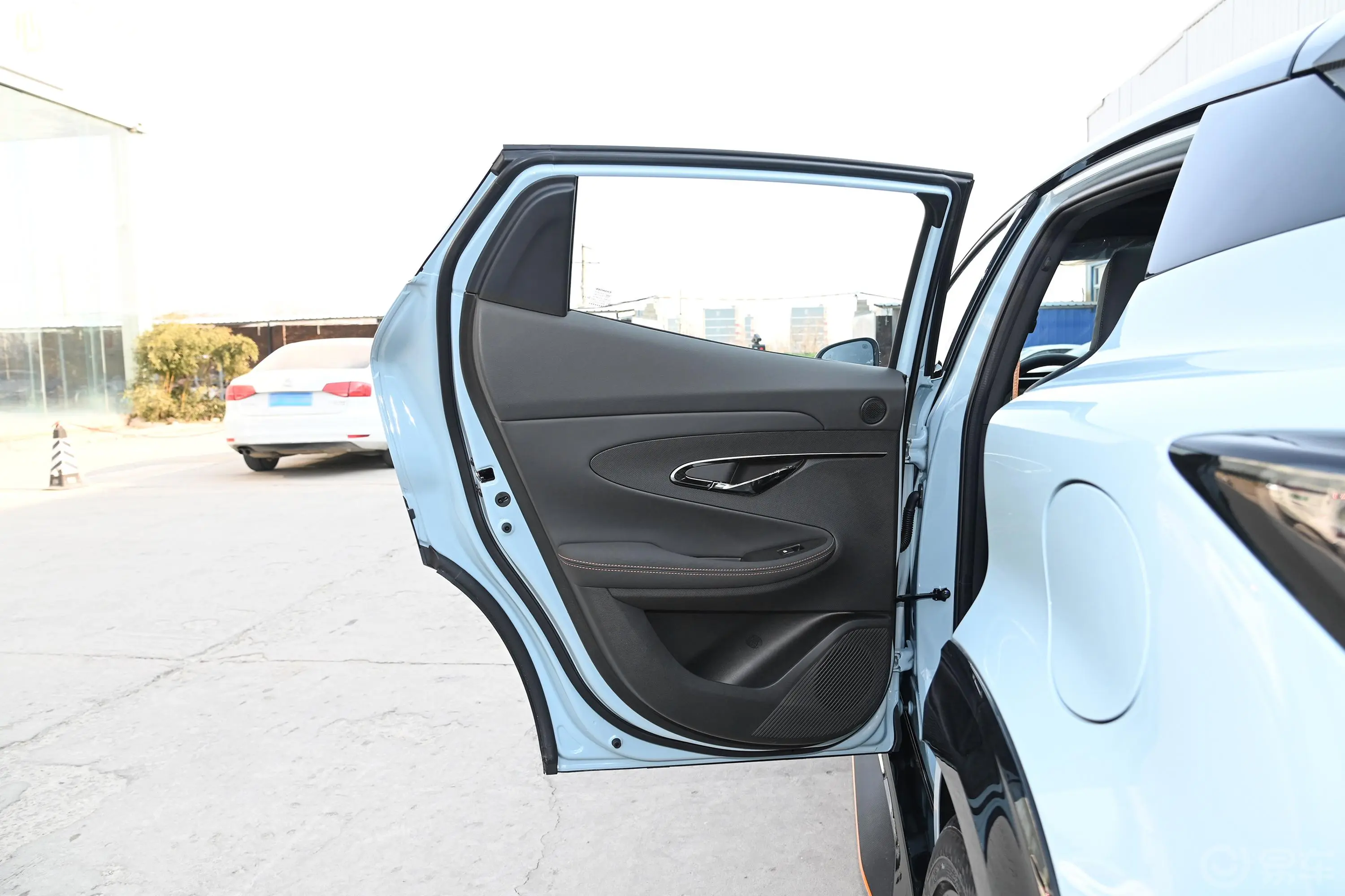 长安UNI-T运动版 2.0T 自动领航型驾驶员侧后车门