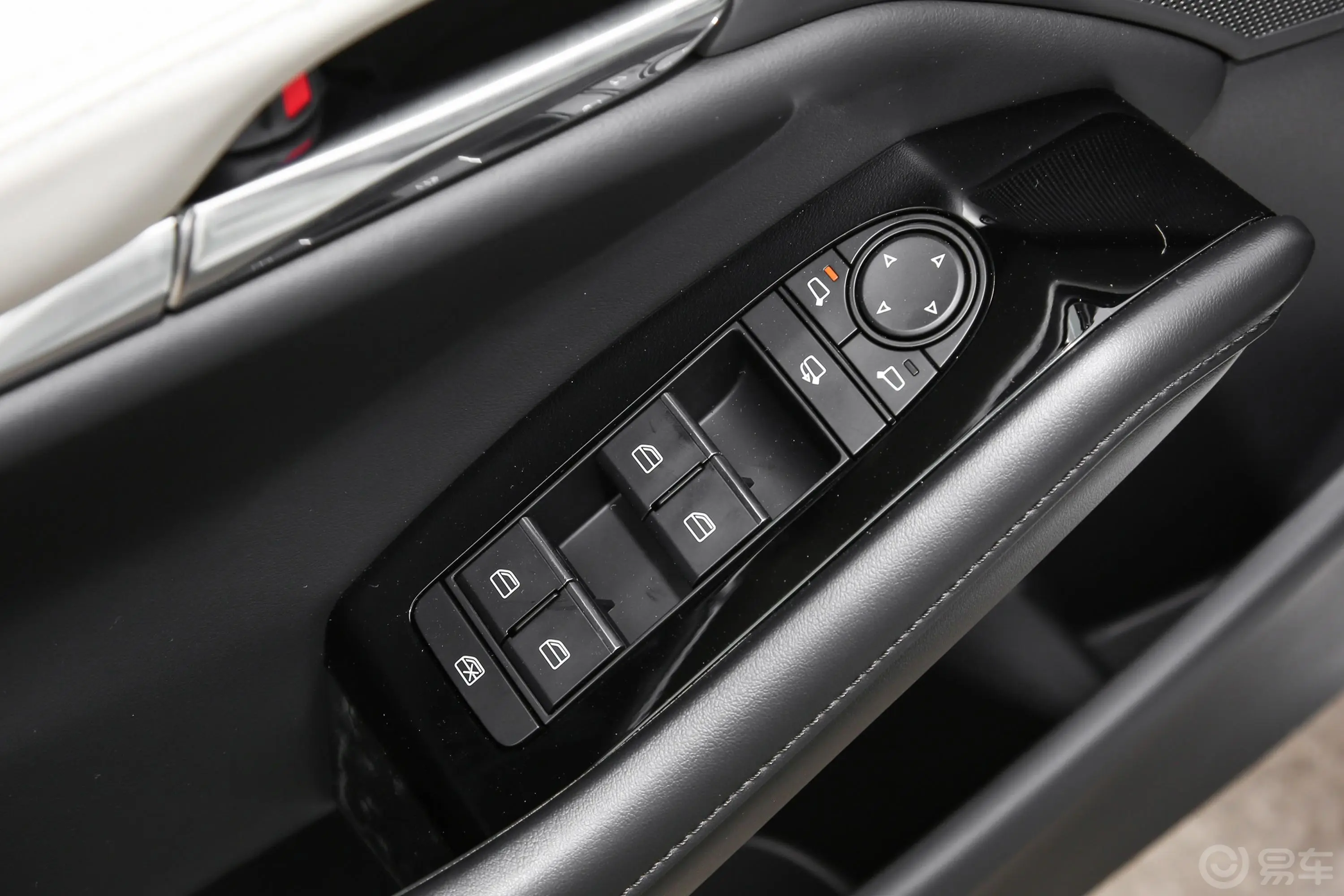 马自达3 昂克赛拉2.0L 自动质尊版车窗调节整体