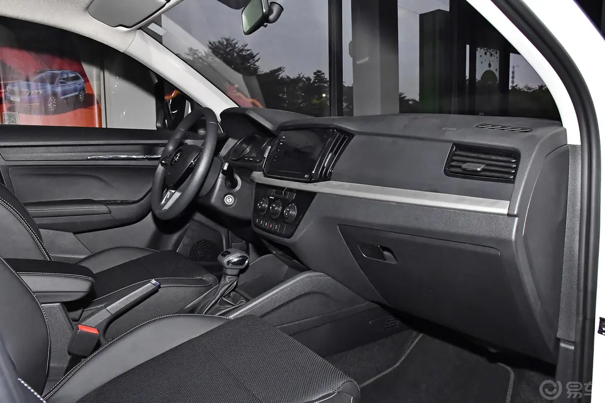 柯米克GT 1.5L 自动舒适版内饰全景副驾驶员方向