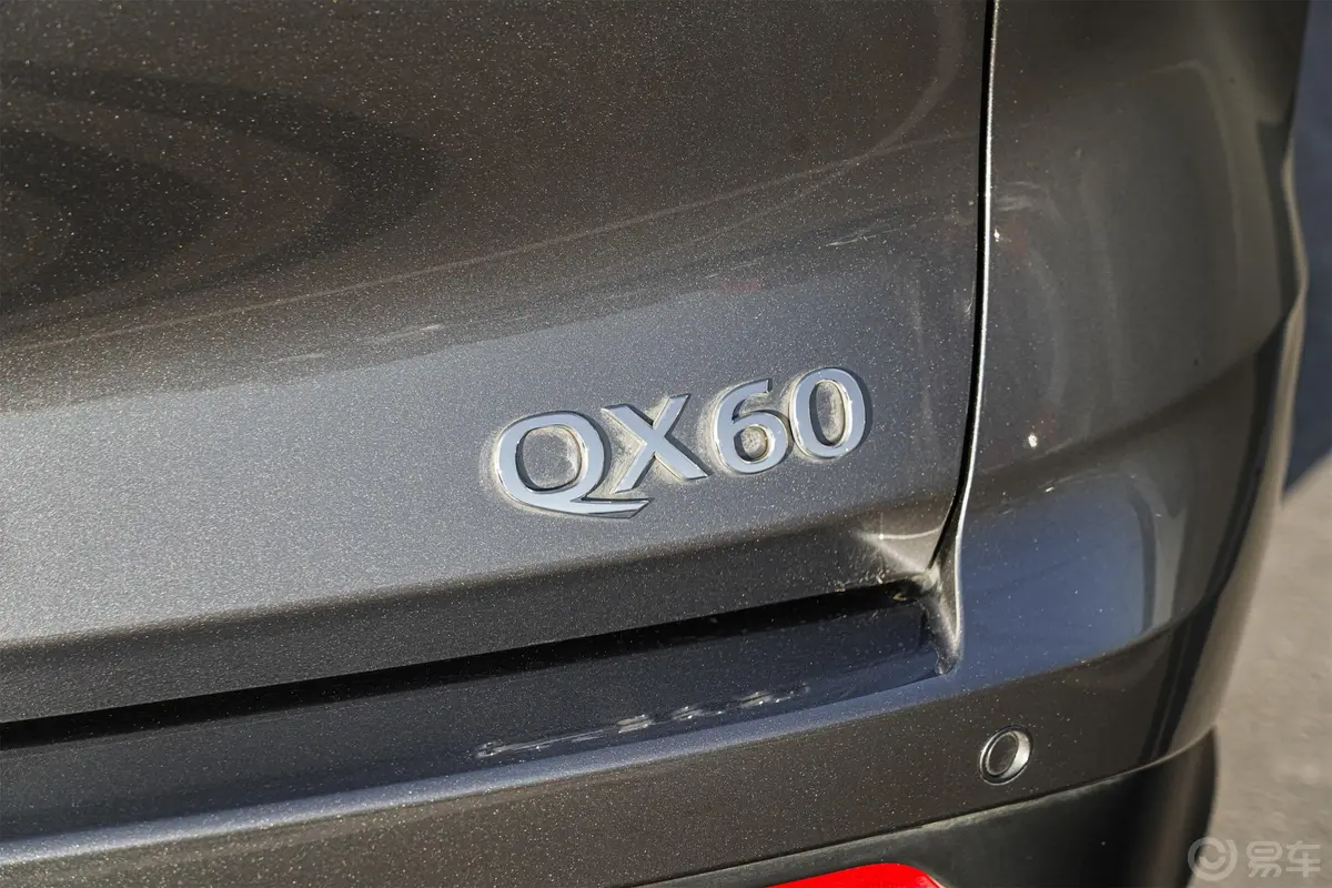 英菲尼迪QX602.0T 手自一体 四驱 豪华版外观细节