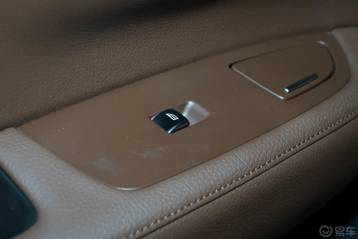 沃尔沃S90新能源改款 T8 智逸豪华版后车窗调节