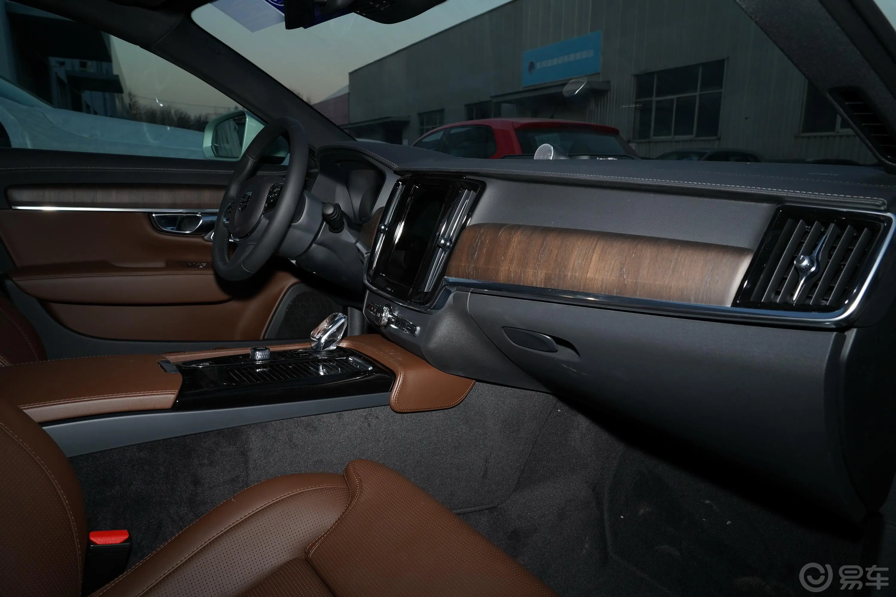沃尔沃S90新能源改款 T8 智雅豪华版内饰全景副驾驶员方向