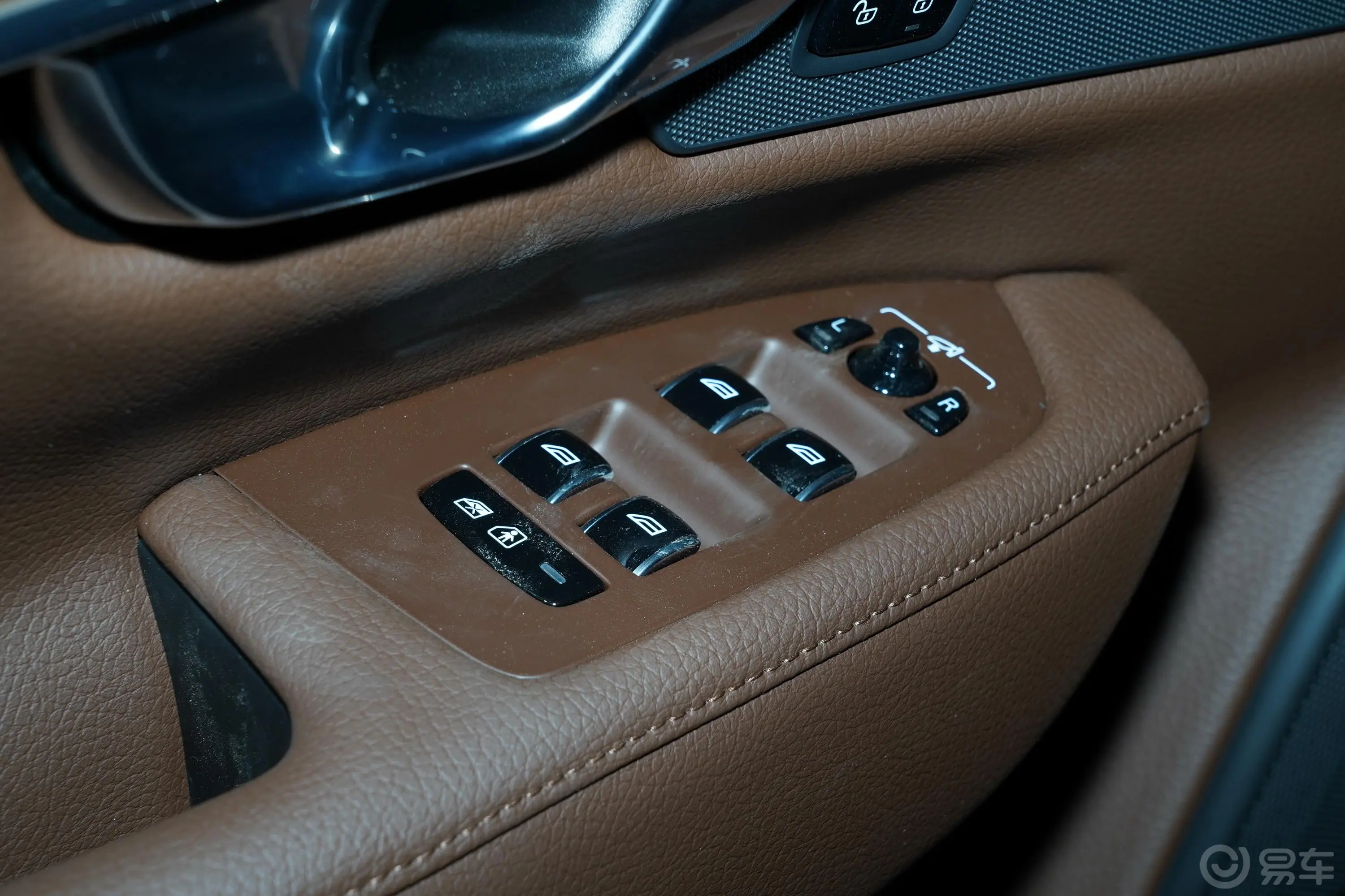 沃尔沃S90新能源改款 T8 智逸豪华版车窗调节整体