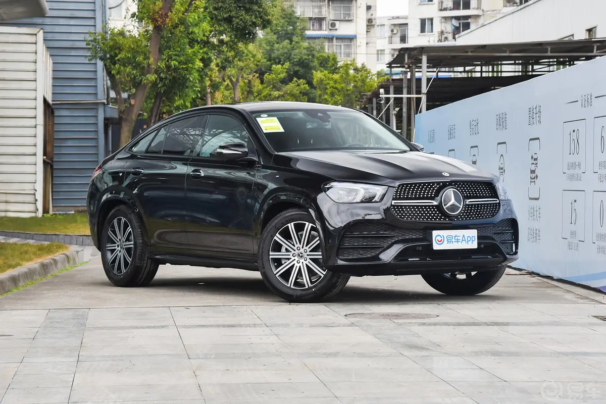 奔驰GLE轿跑GLE 350 4MATIC 轿跑SUV 豪华型外观