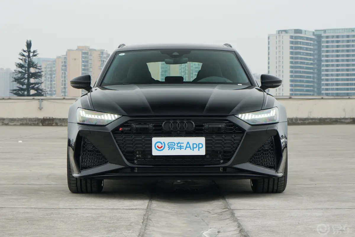 奥迪RS 64.0T Avant正前水平