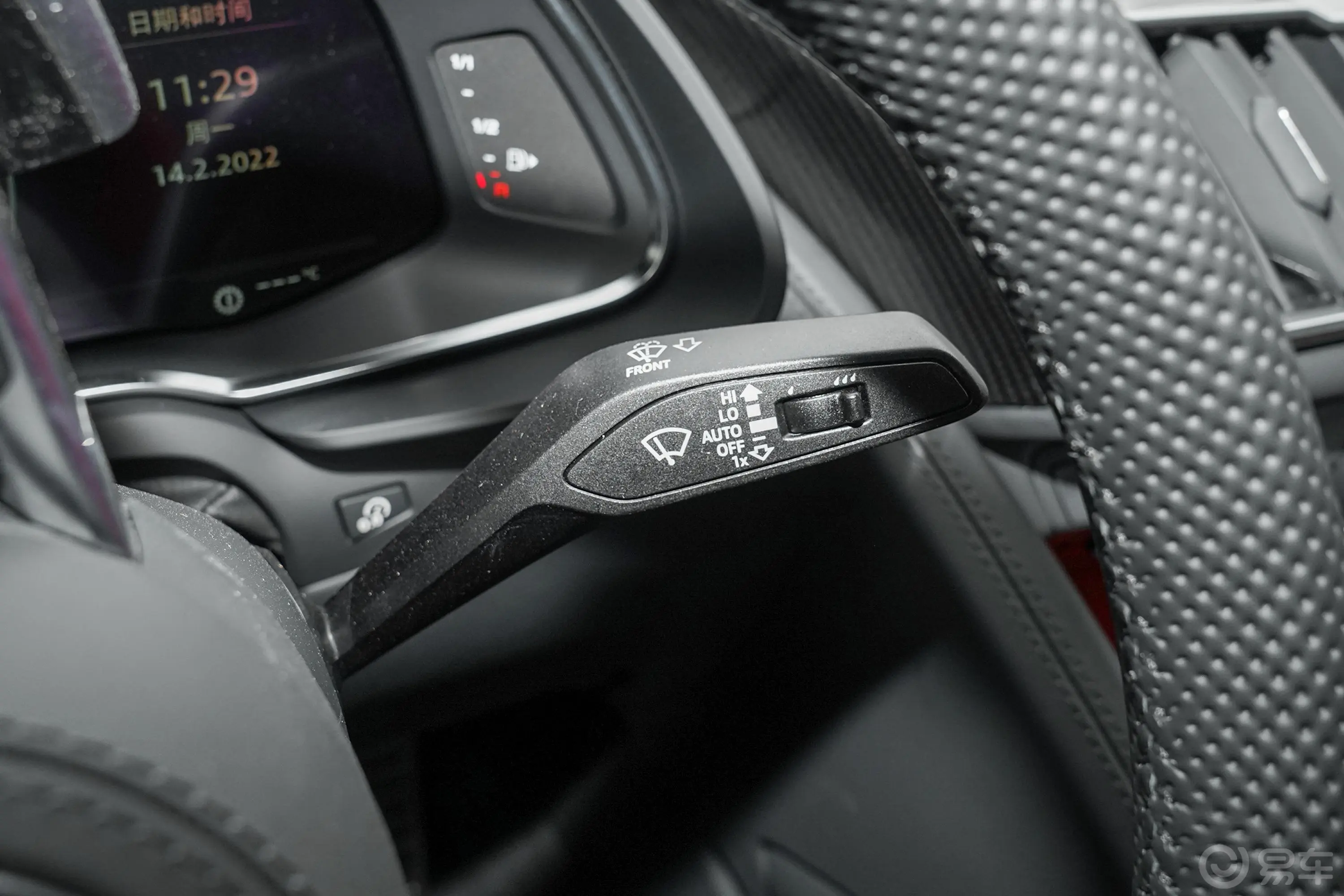 奥迪R85.2L Coupe Performance主驾驶位