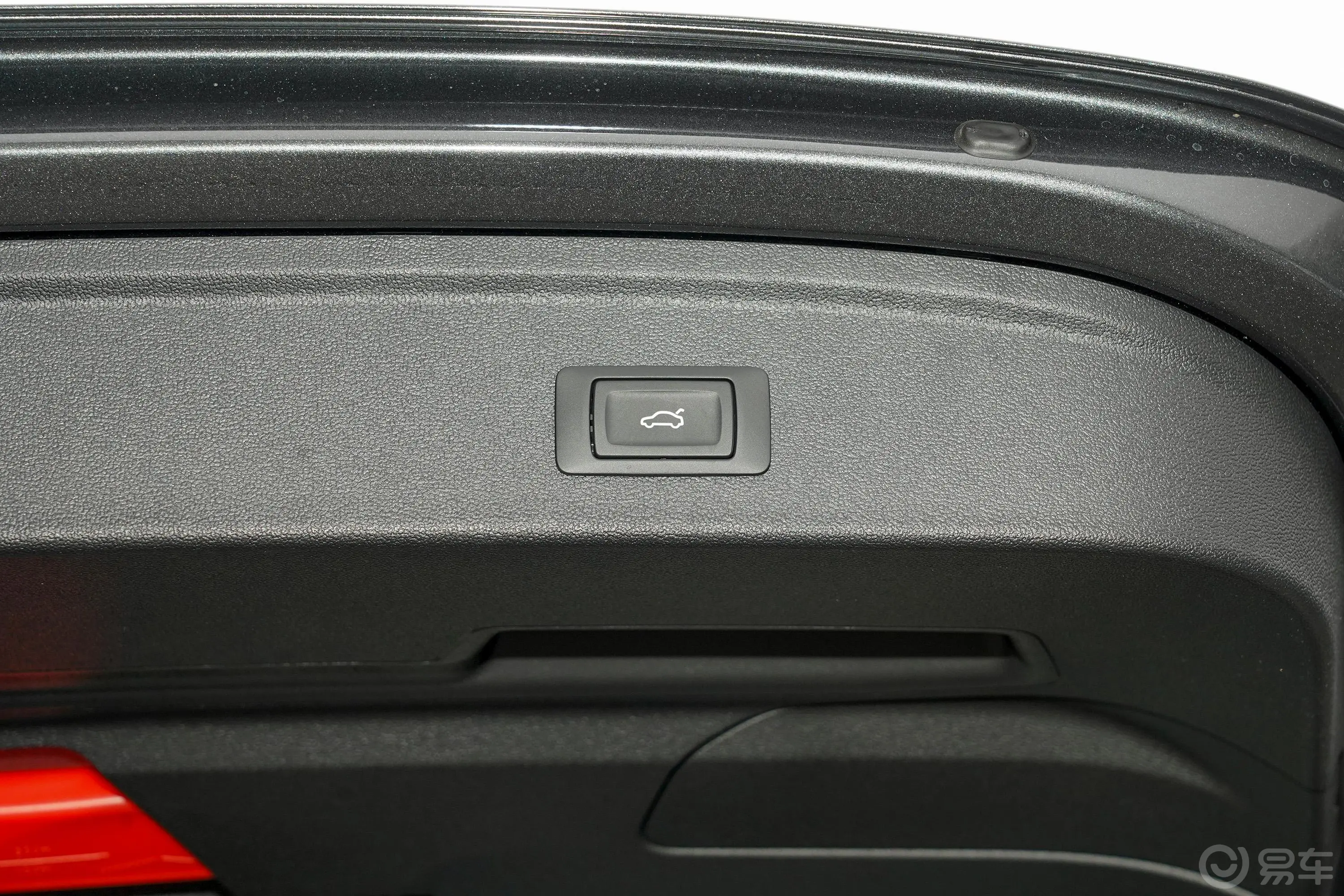 奥迪A3Sportback 35 TFSI 时尚致雅型电动尾门按键（手动扶手）