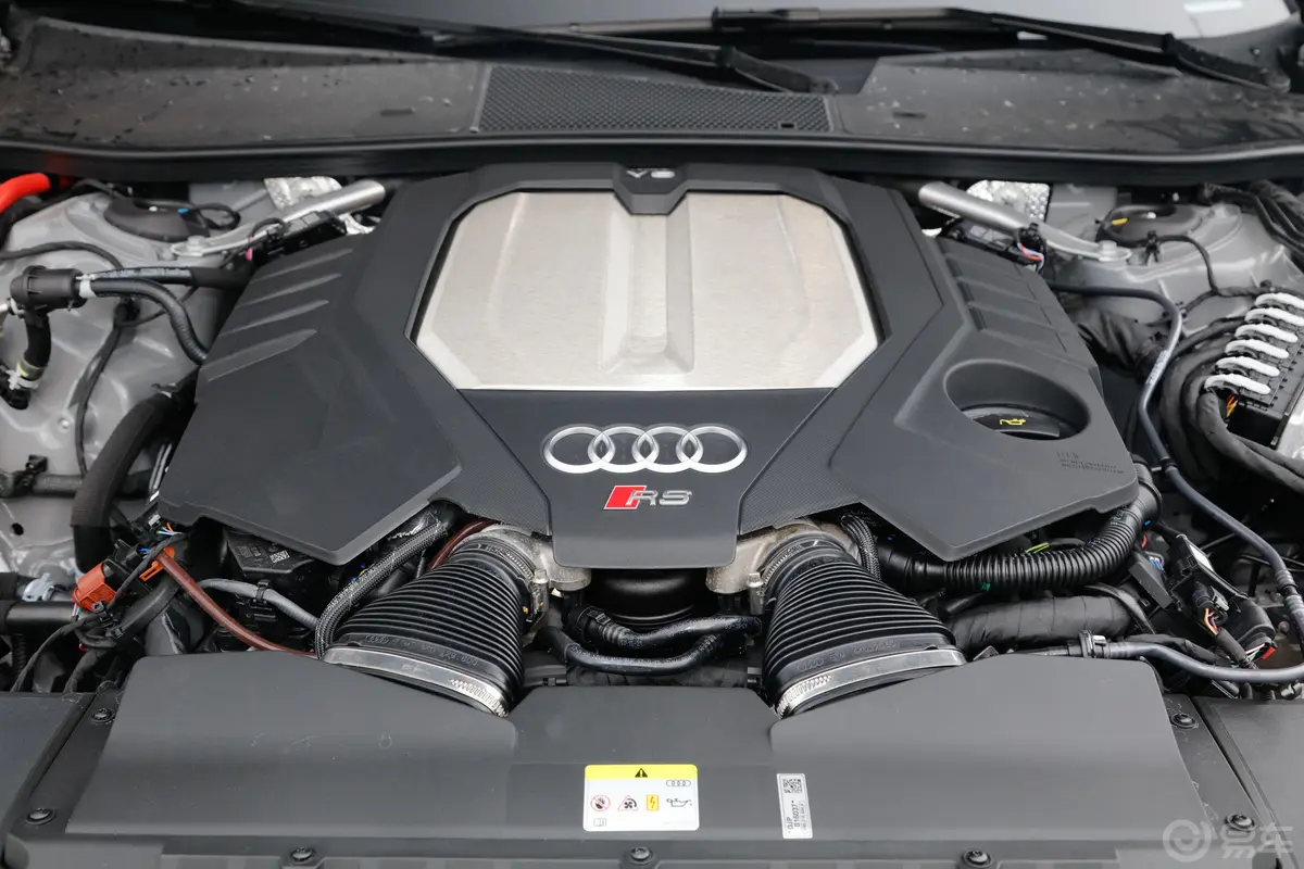 奥迪RS 74.0T Sportback发动机特写