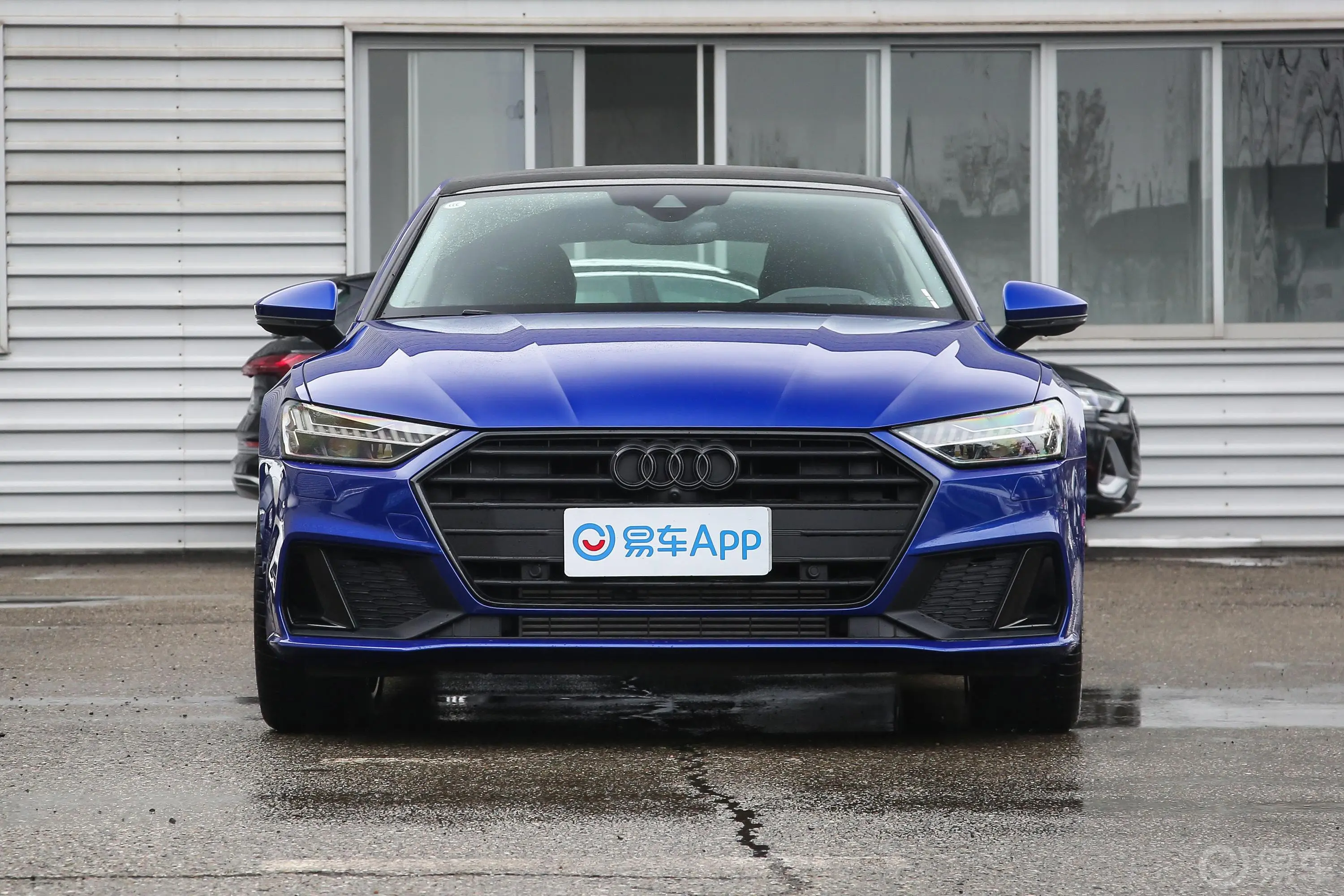 奥迪A745 TFSI 臻选型正前水平