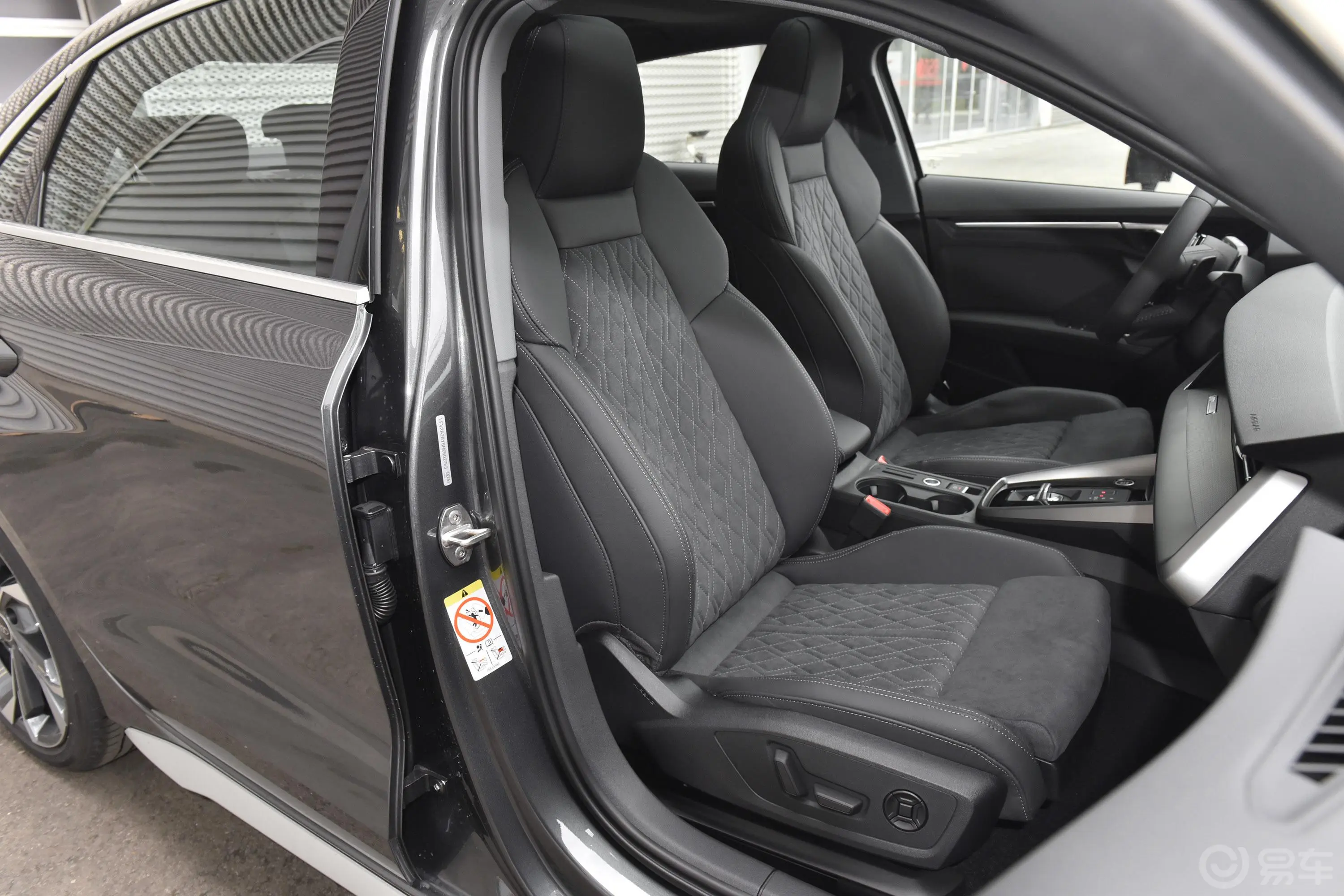 奥迪A3A3L Limousine 35 TFSI 豪华运动型副驾驶座椅