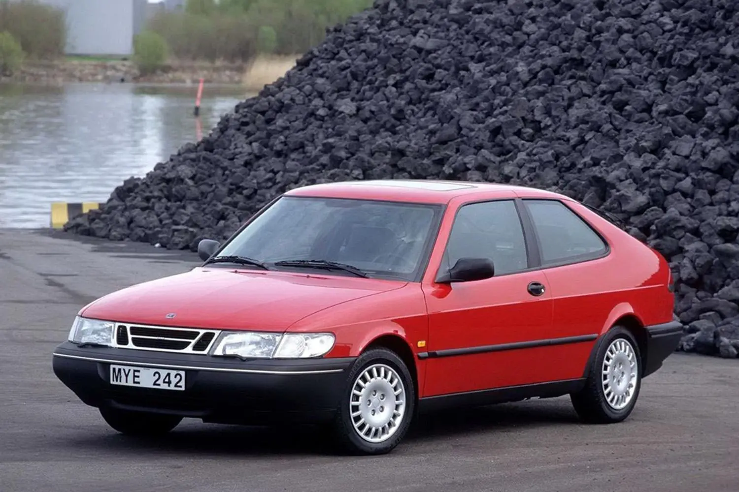 Saab 900