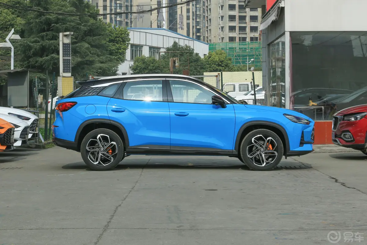 MG ONE数智运动 1.5T CVT α 进阶版正侧车头向右水平