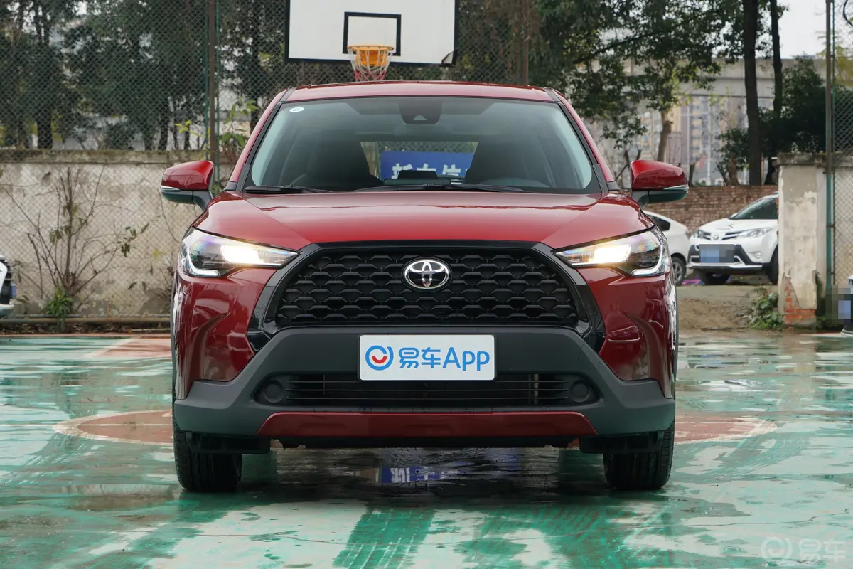 卡罗拉锐放2.0L CVT 先锋版侧前45度车头向右水平